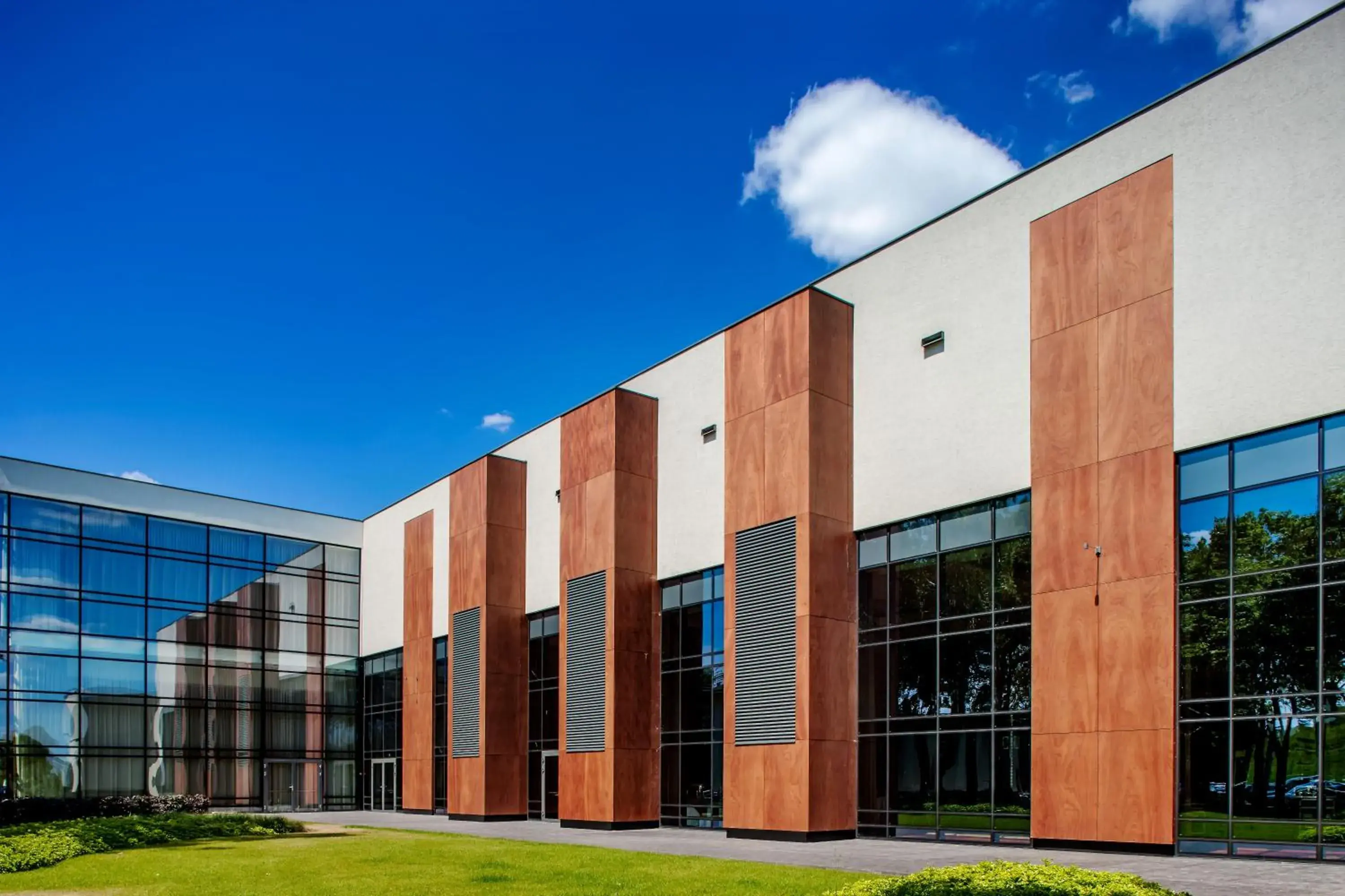 Property building in Hotel Warszawianka Property building in Hotel Warszawianka