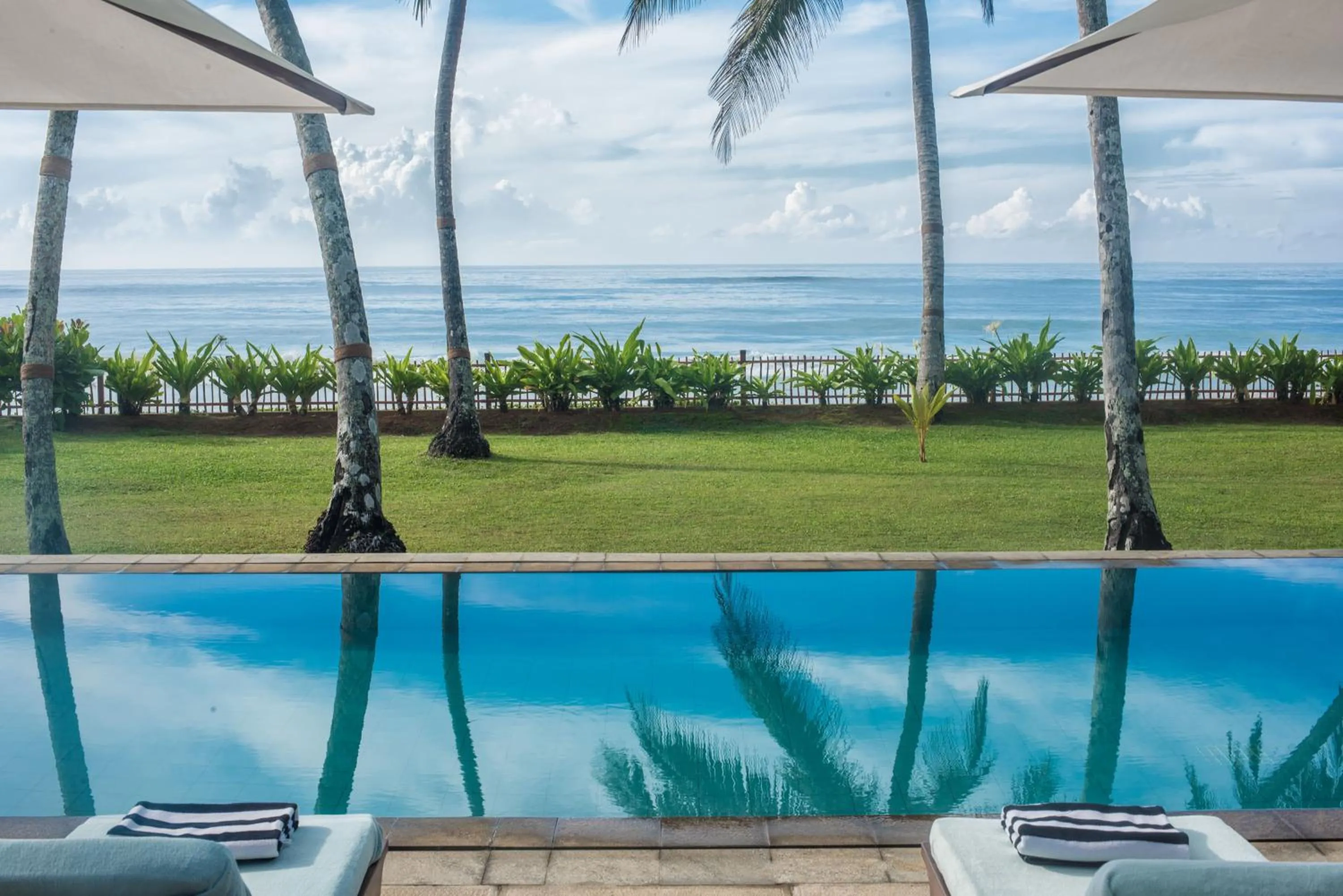 Swimming pool in Habaraduwa House