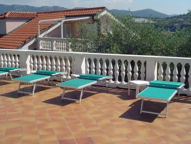 Area and facilities in Residence Hotel Edy