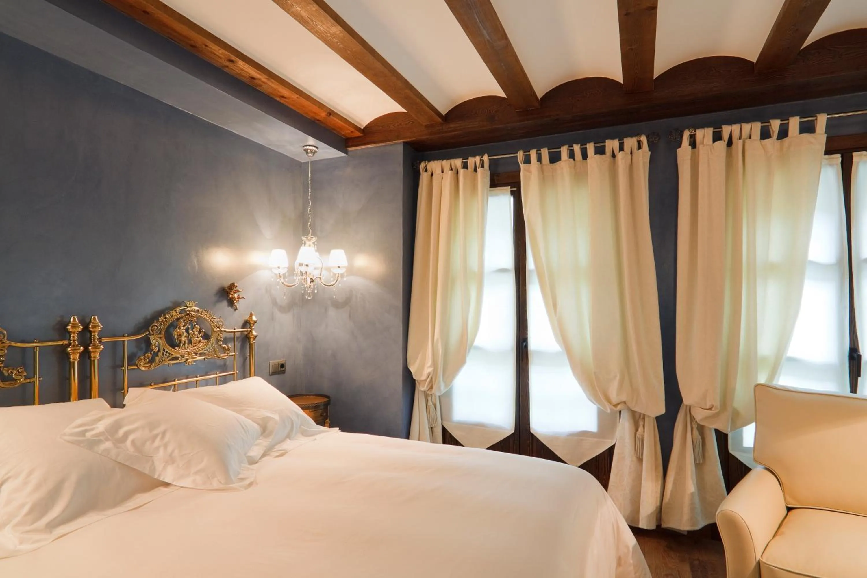 Photo of the whole room, Bed in Hospederia de los Parajes