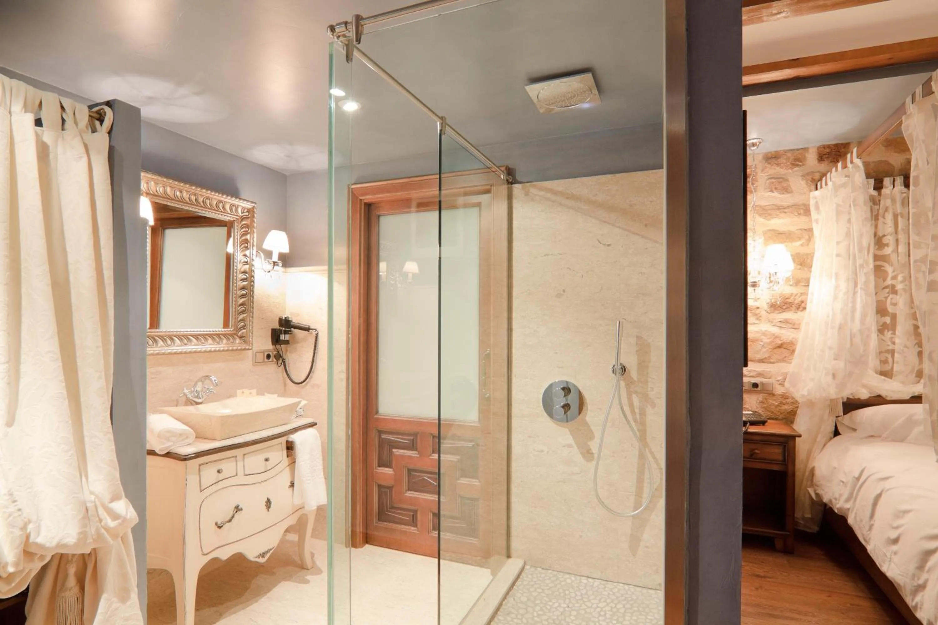 Bathroom, Bed in Hospederia de los Parajes