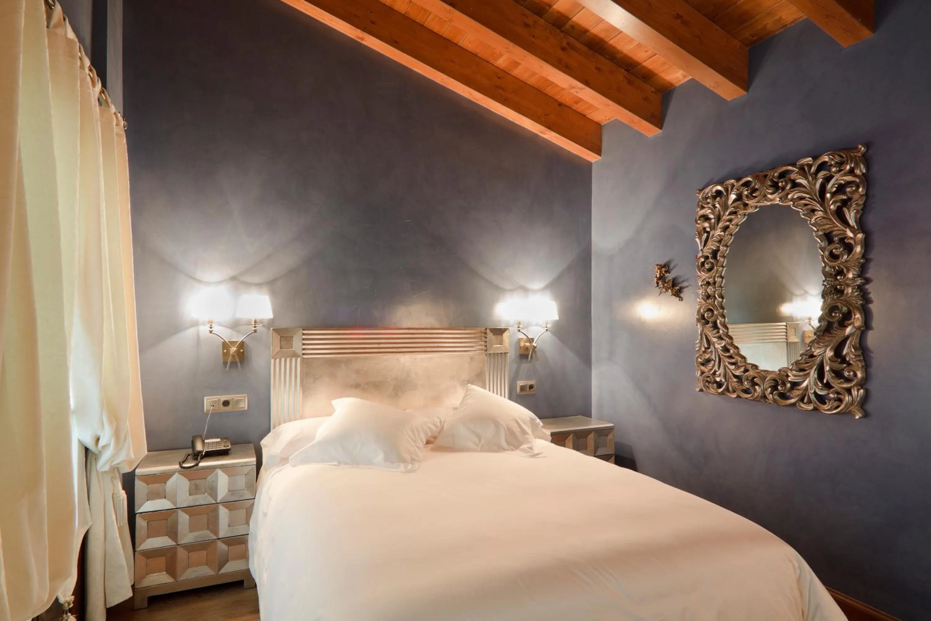 Photo of the whole room, Bed in Hospederia de los Parajes