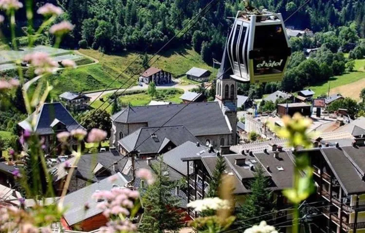 Nearby landmark in Au Bois de Lune