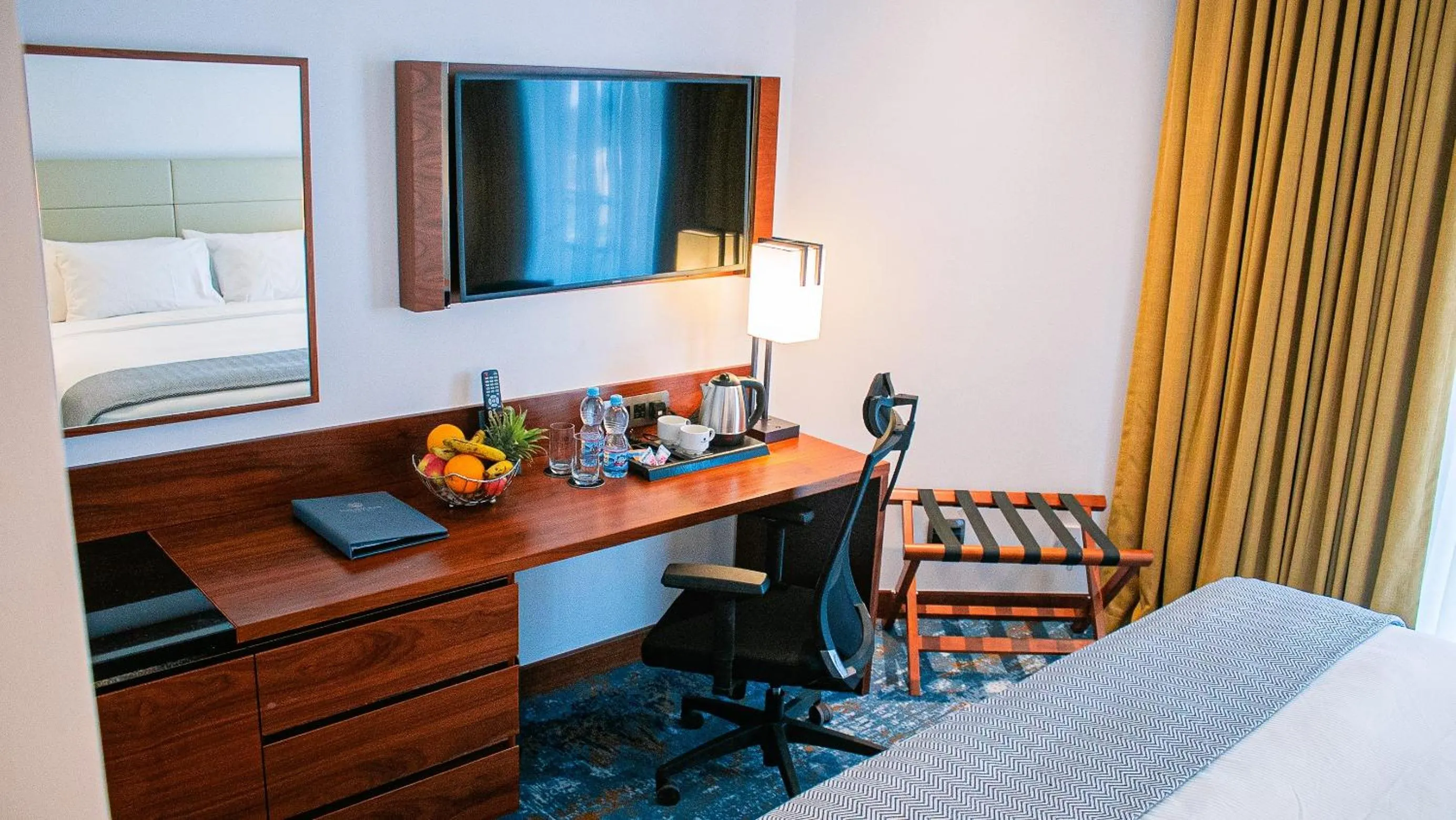 Bedroom, Bed in Malawi Sun Hotel & Conference Centre