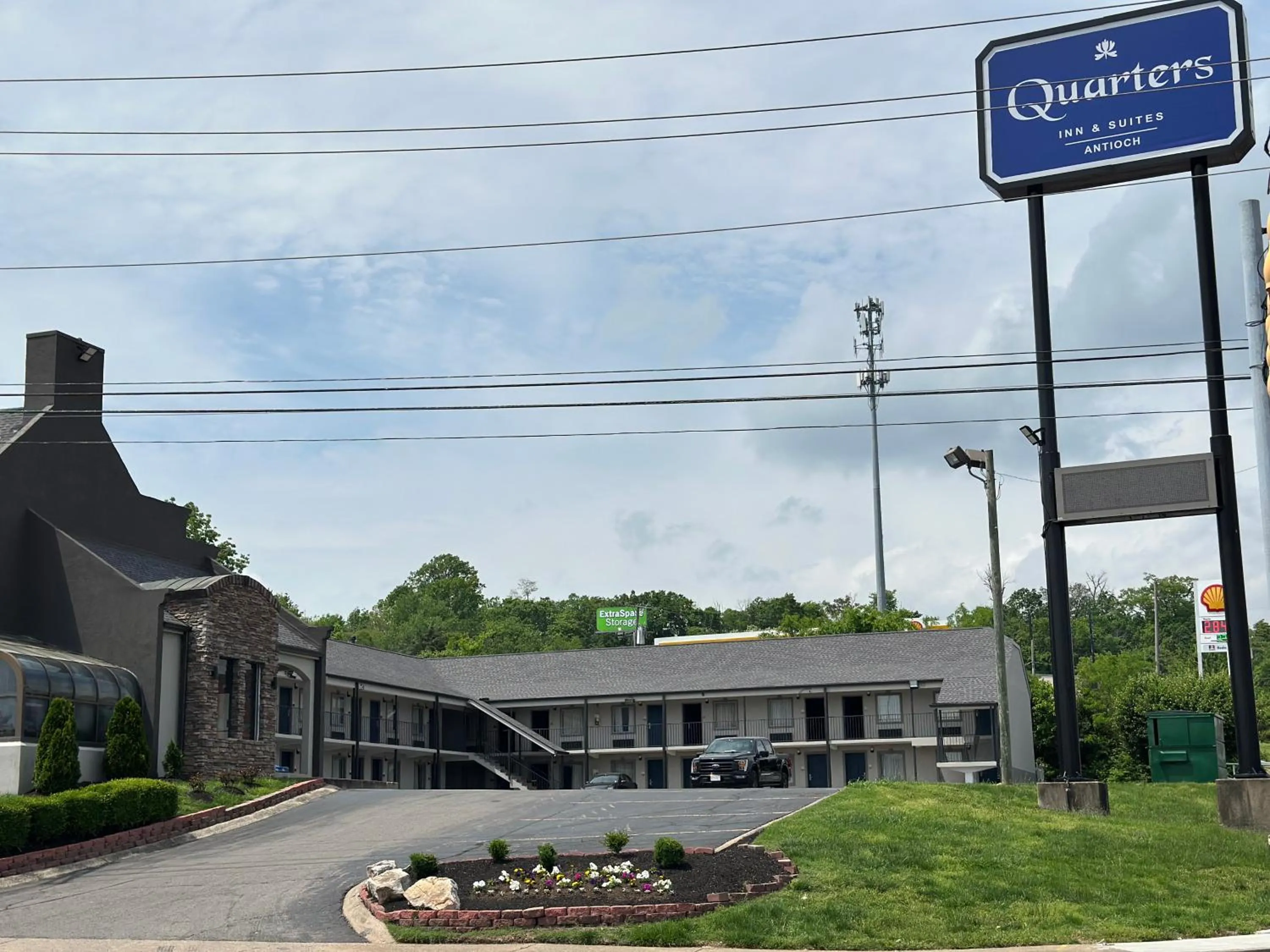 Property building in Quarters Inn & Suites