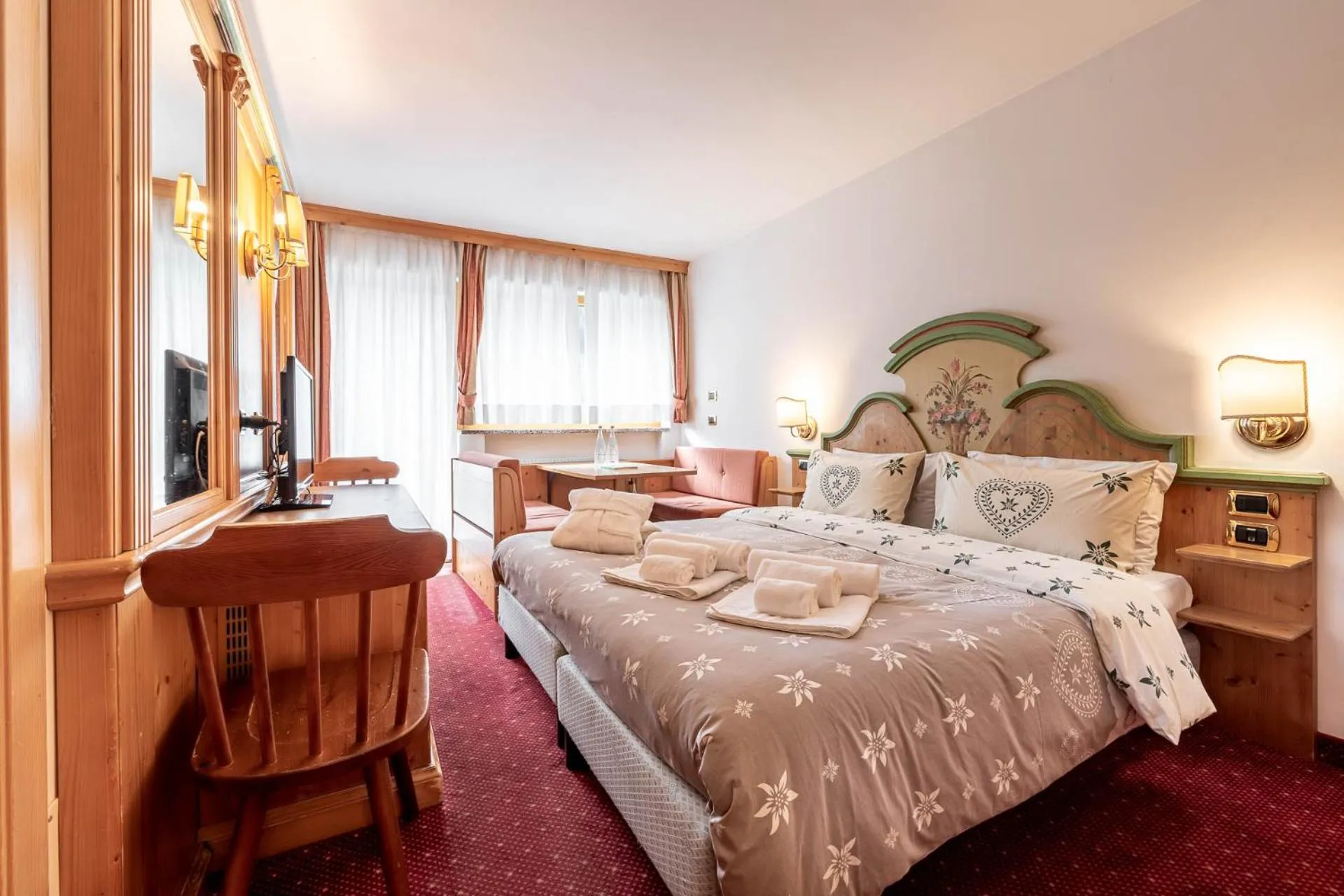 Bedroom, Bed in Hotel Dolomiti Schloss