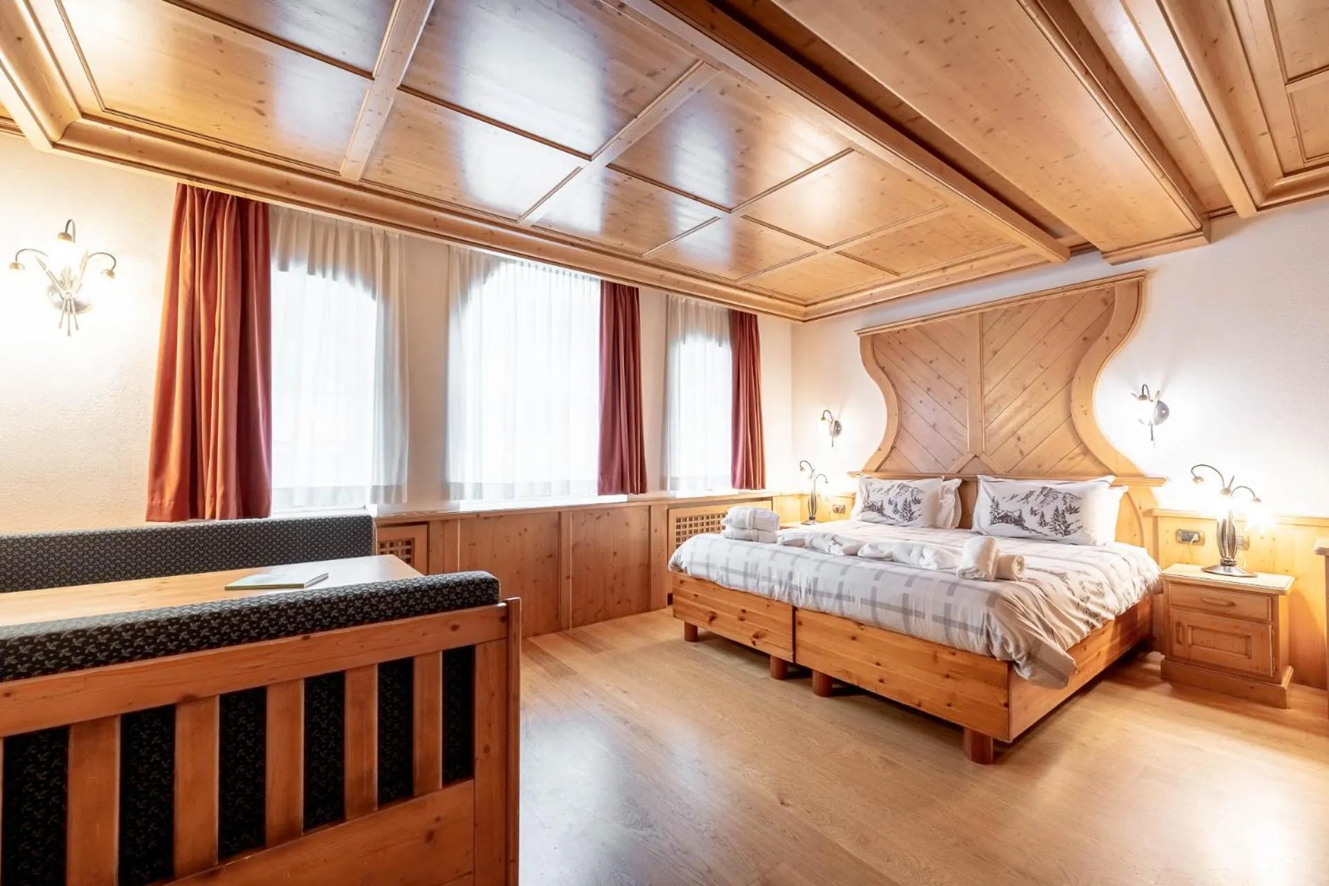 Bedroom, Bed in Hotel Dolomiti Schloss