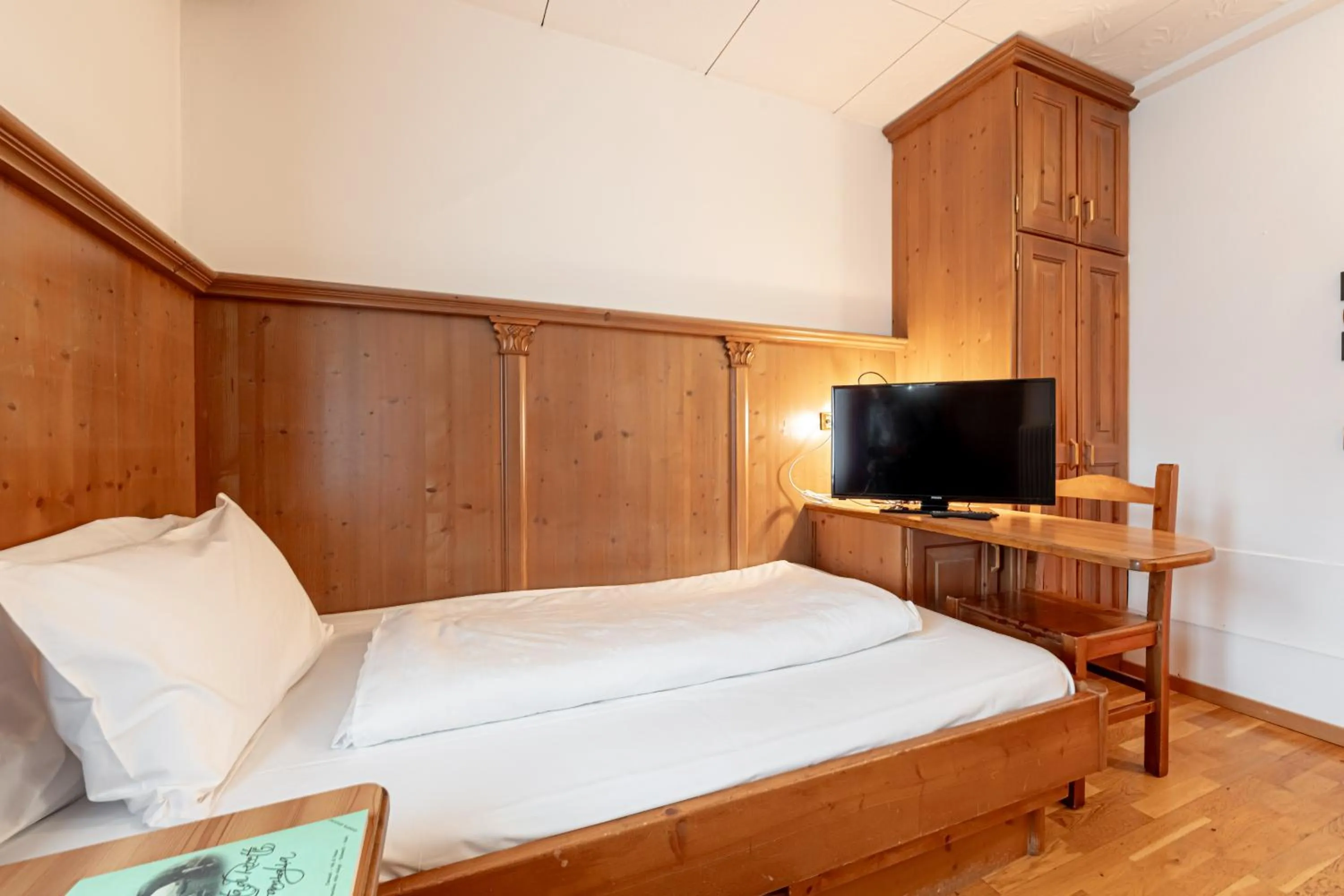 Bedroom, Bed in Hotel Dolomiti Schloss