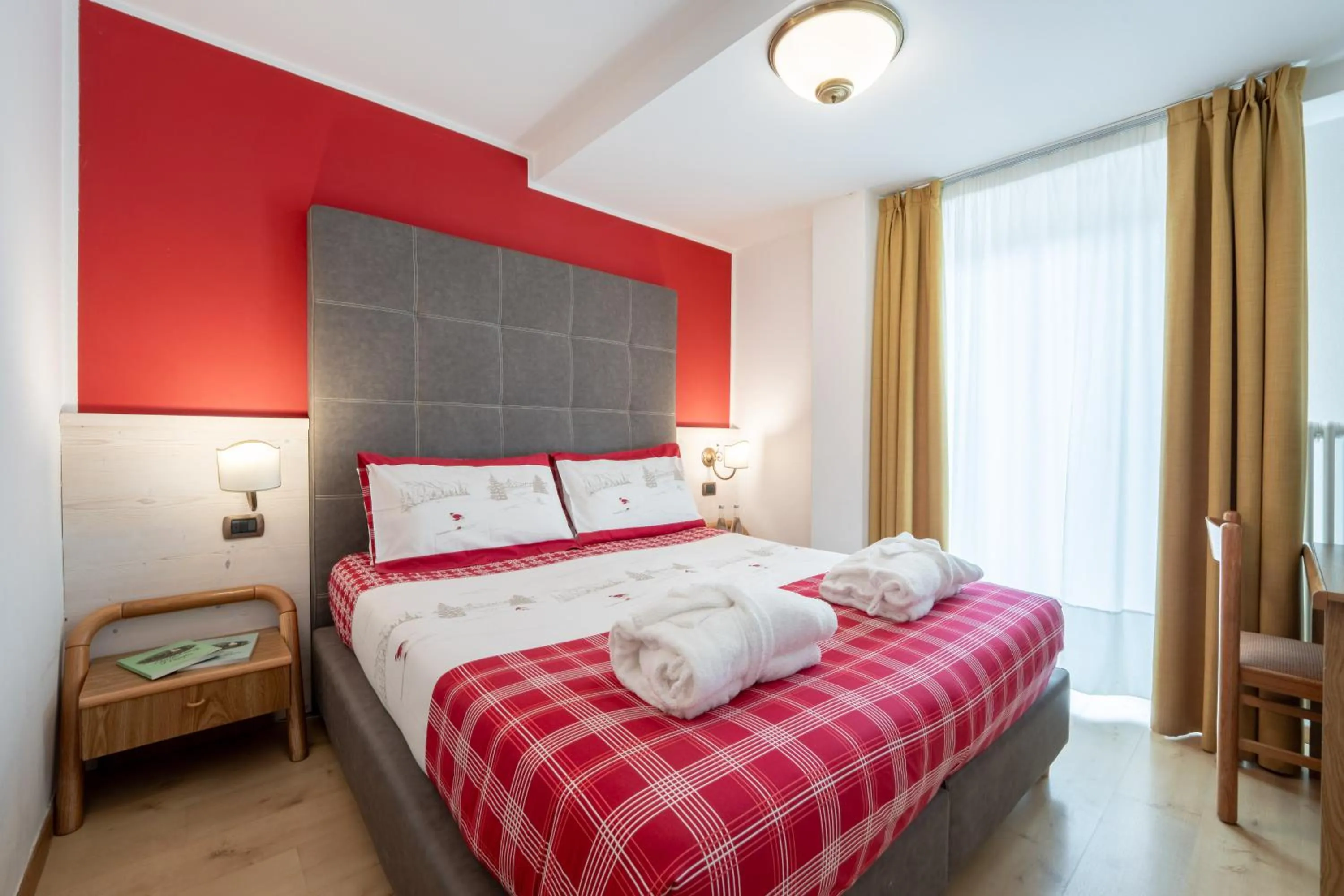 Photo of the whole room, Bed in Hotel il Caminetto Sport