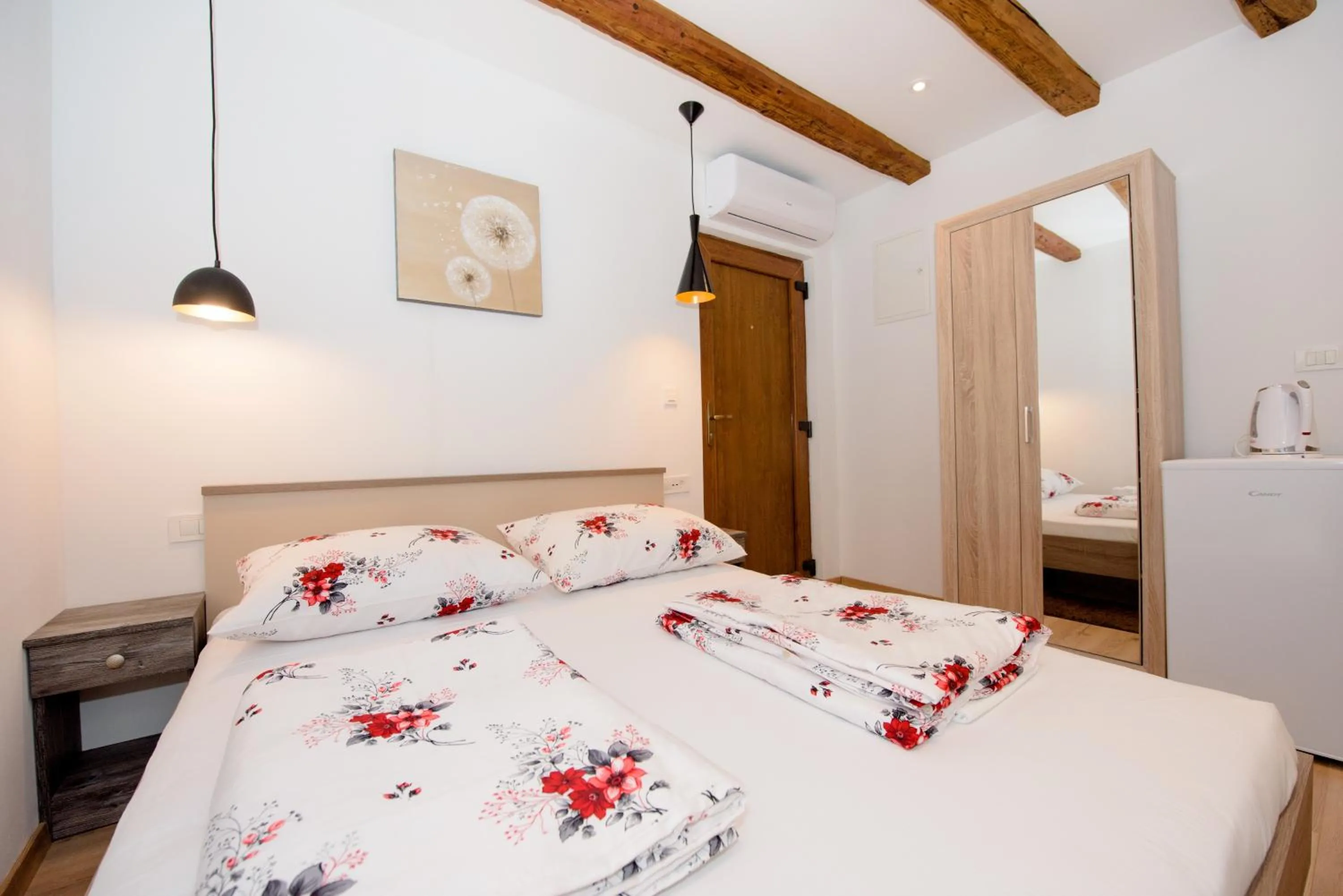 Bed in Lucy in Centre Apartment