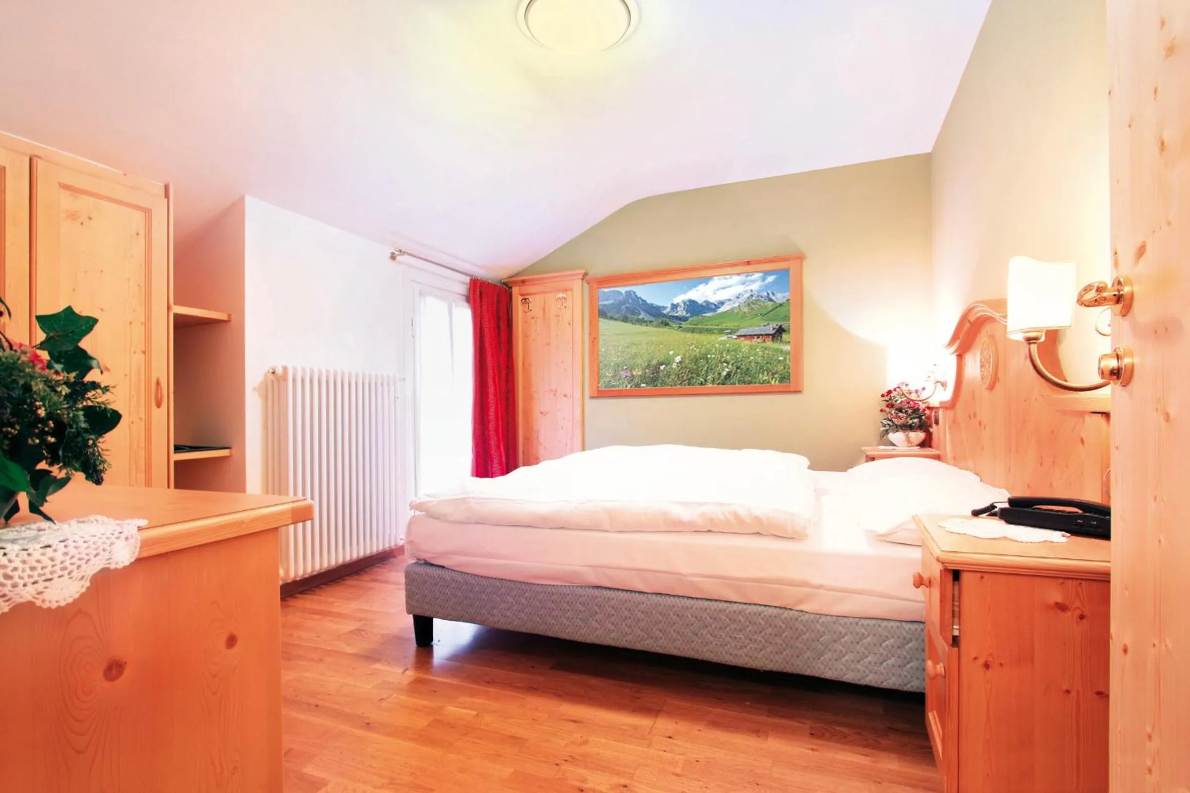 Photo of the whole room, Bed in Hotel Bellevue