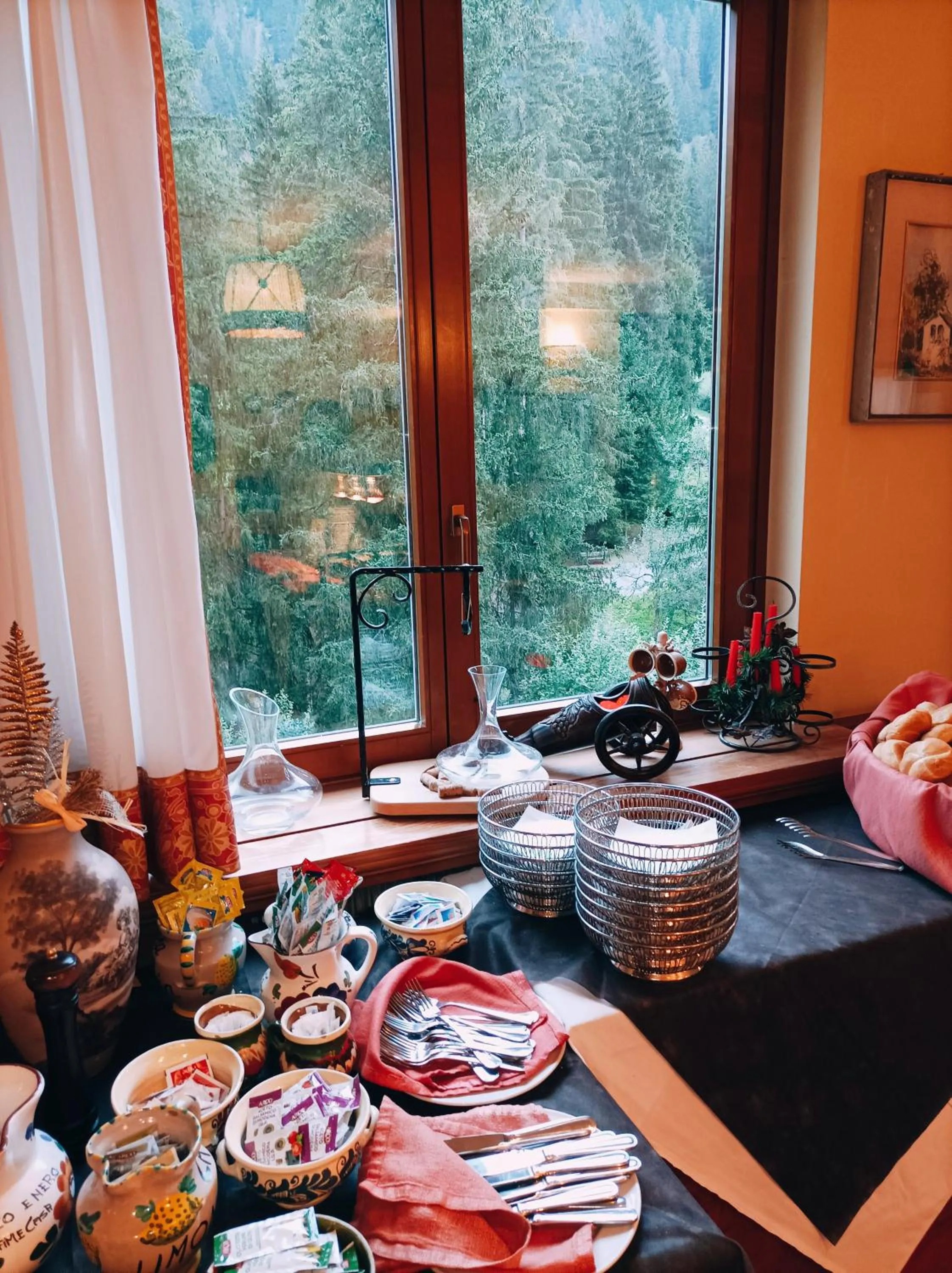 Food and drinks in IHR Hotel Villa Emma