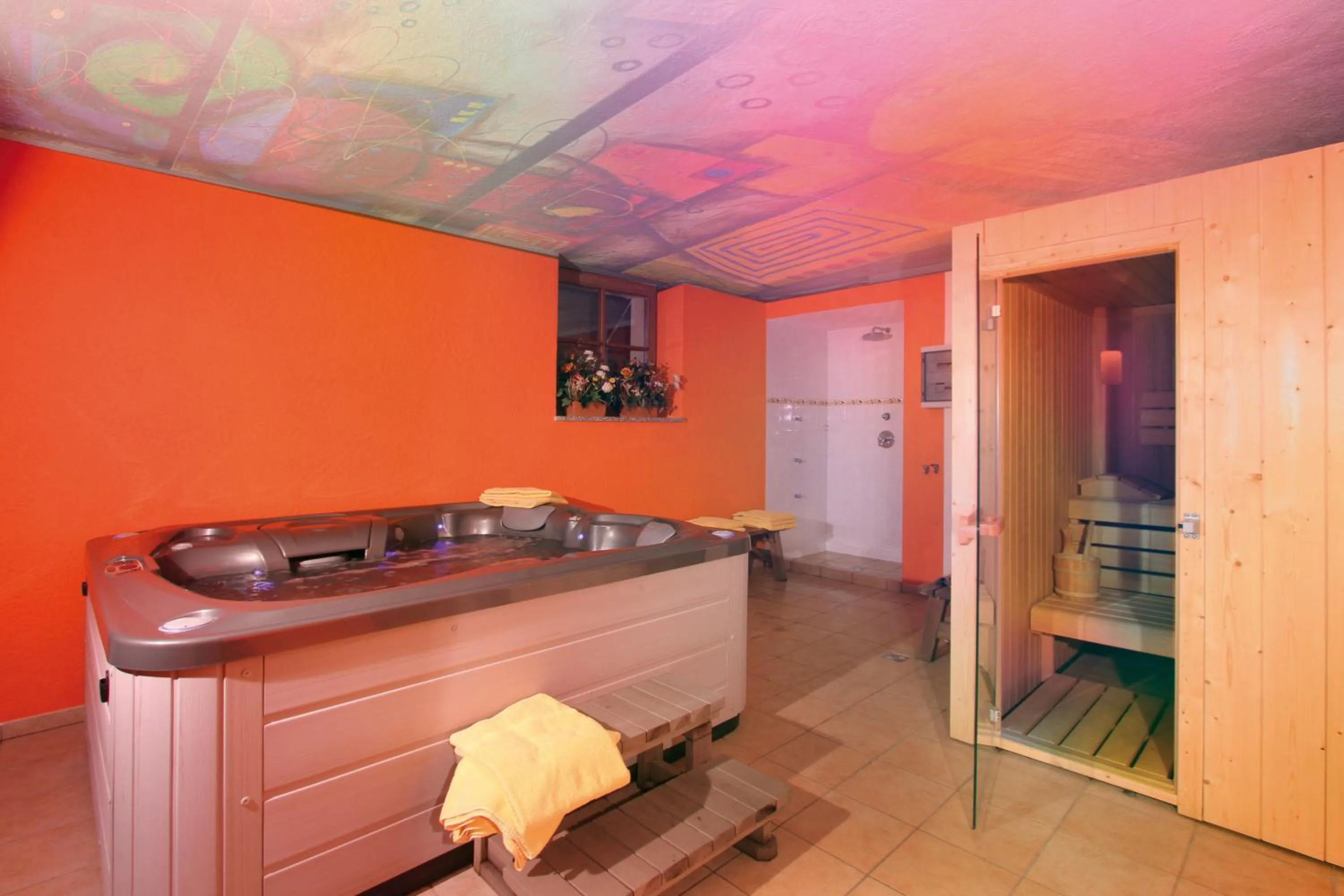 Hot Tub in Hotel Villetta Maria Cottage