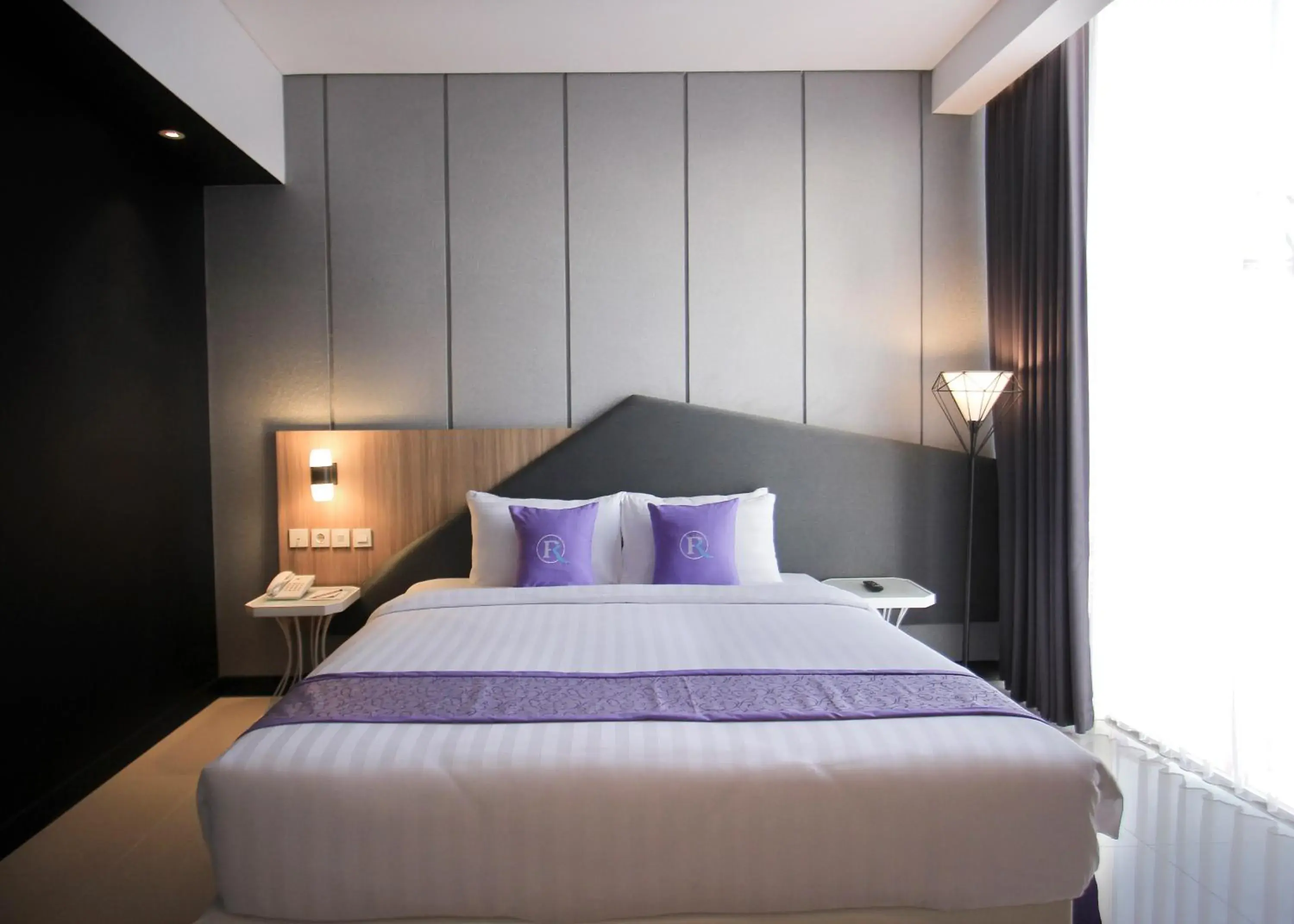 Bed in Forriz Hotel Yogyakarta Bed in Forriz Hotel Yogyakarta