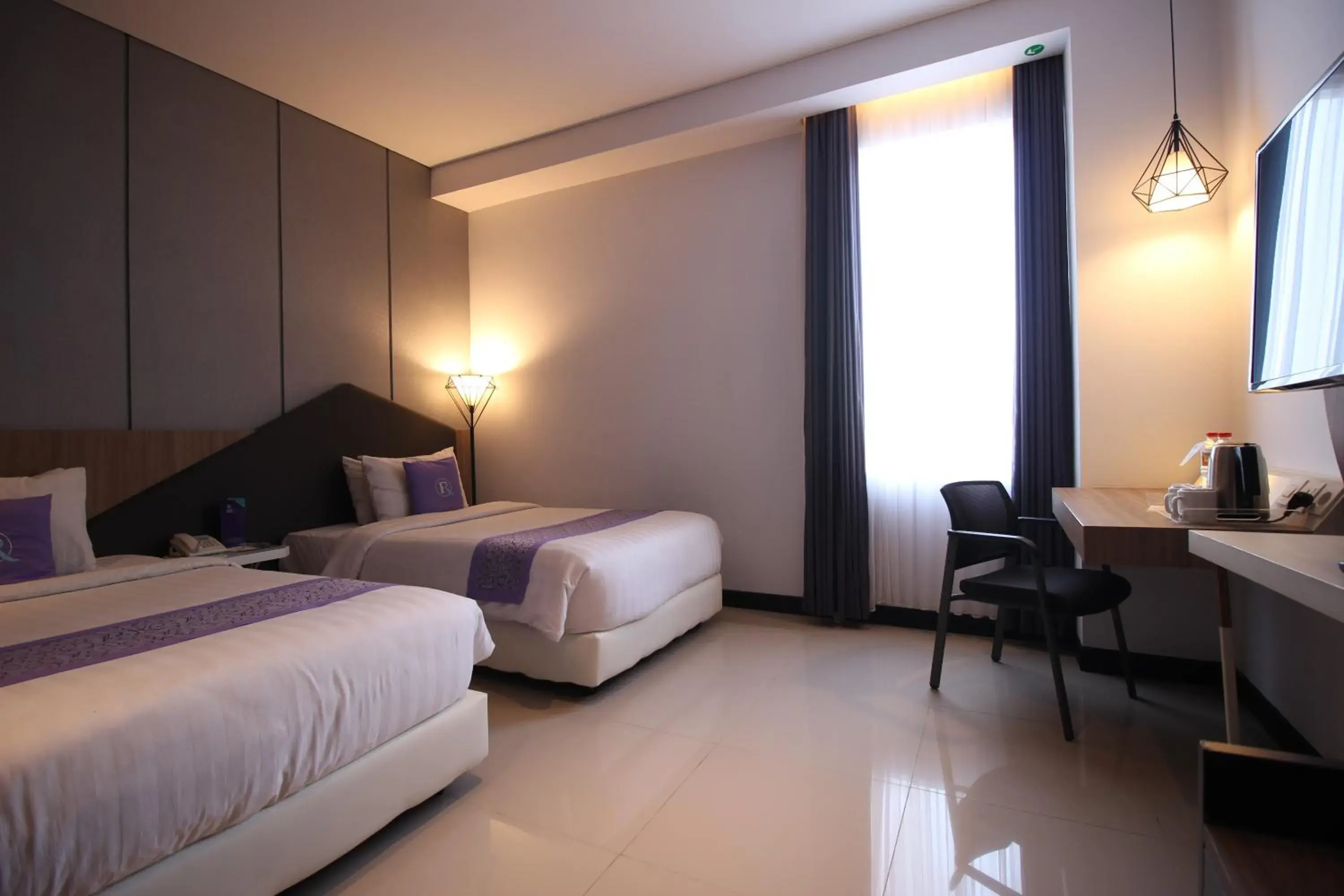 Deluxe Twin Room in Forriz Hotel Yogyakarta Deluxe Twin Room in Forriz Hotel Yogyakarta