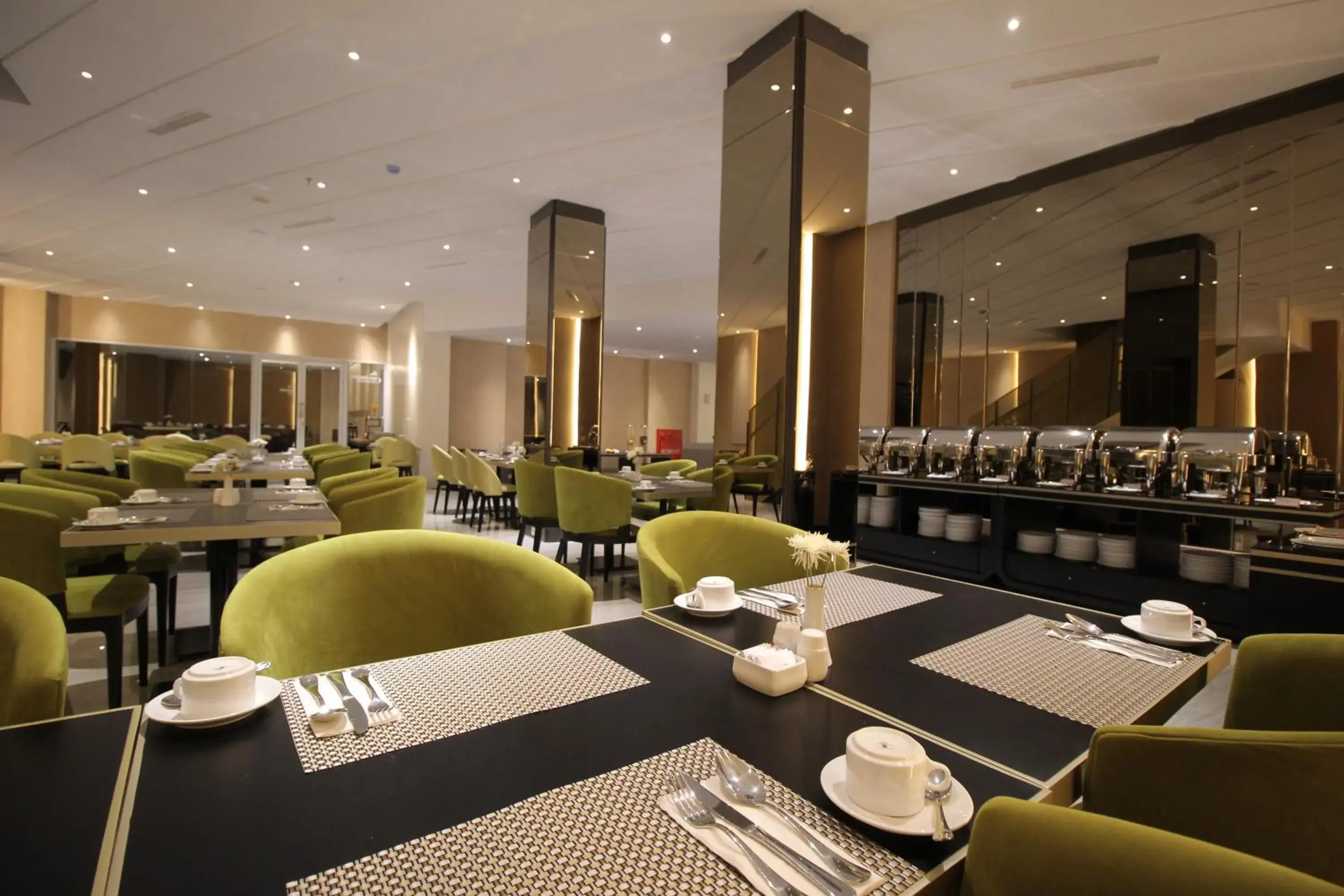 Restaurant/places to eat in Forriz Hotel Yogyakarta Restaurant/places to eat in Forriz Hotel Yogyakarta