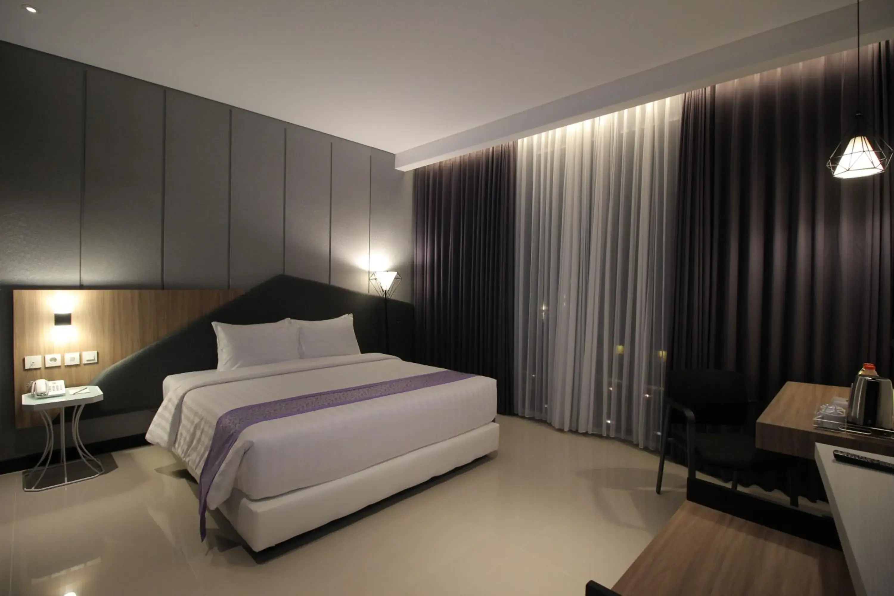 Bed in Forriz Hotel Yogyakarta Bed in Forriz Hotel Yogyakarta