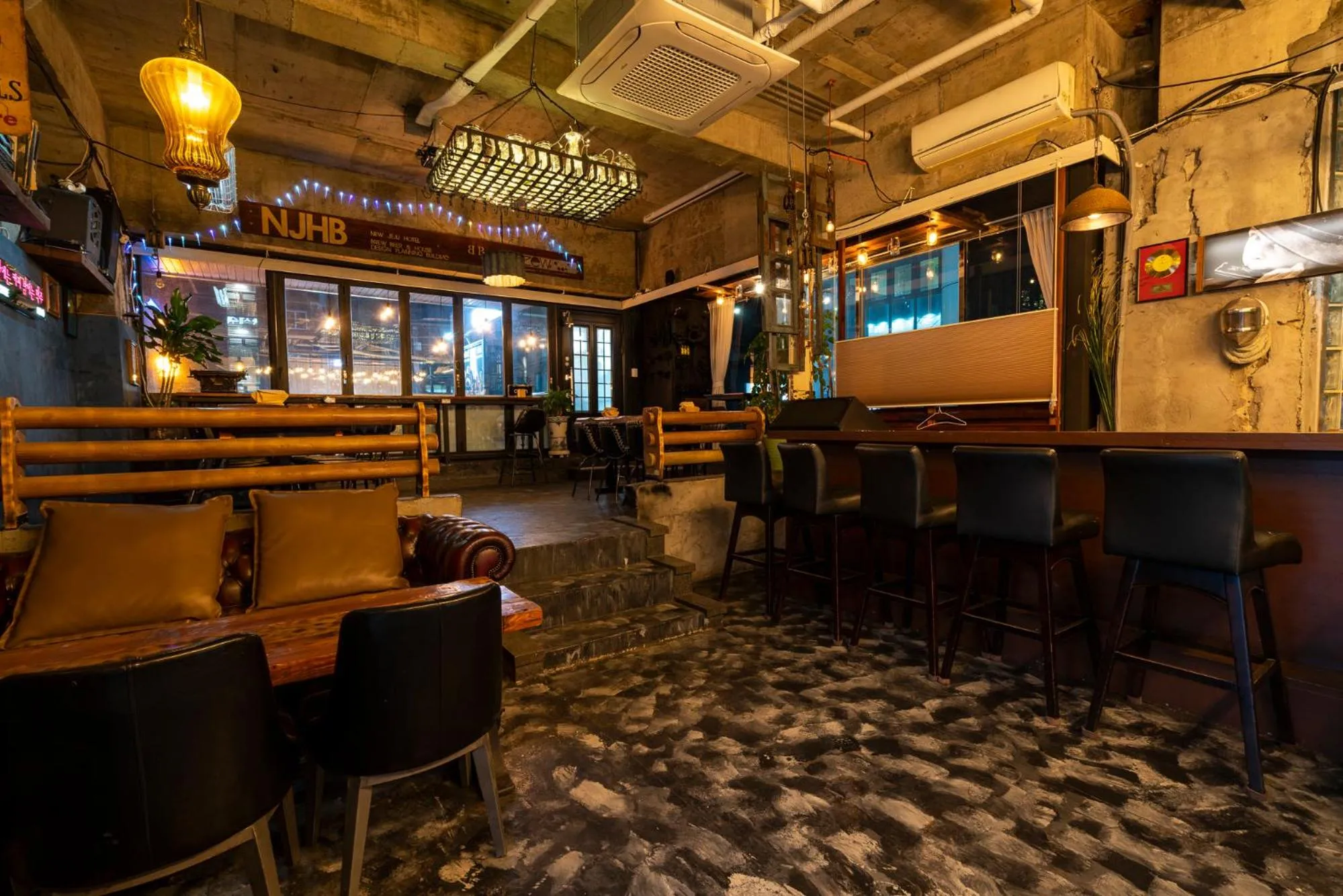 Lounge or bar in New Jeju Hotel