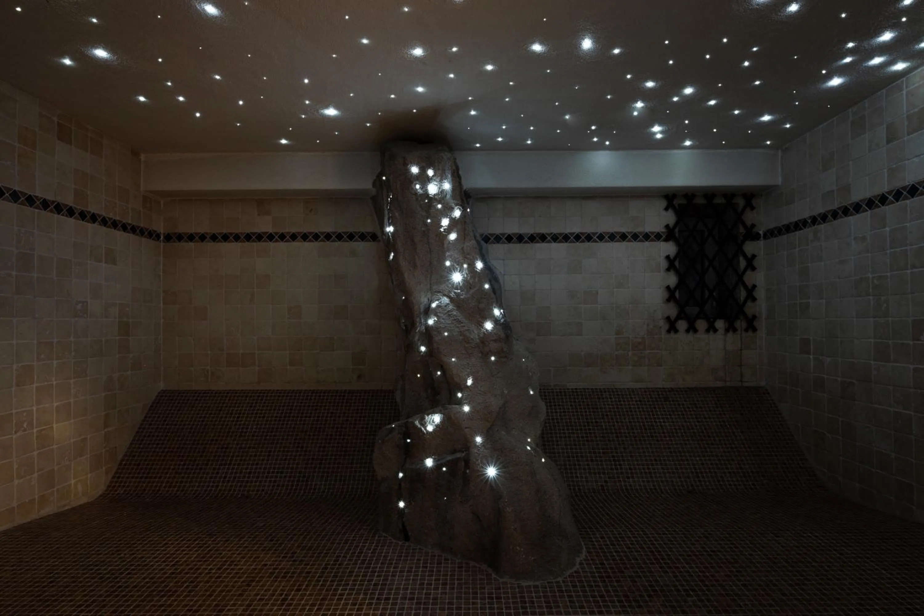 Steam room in Hotel Soreghes Gran Chalet