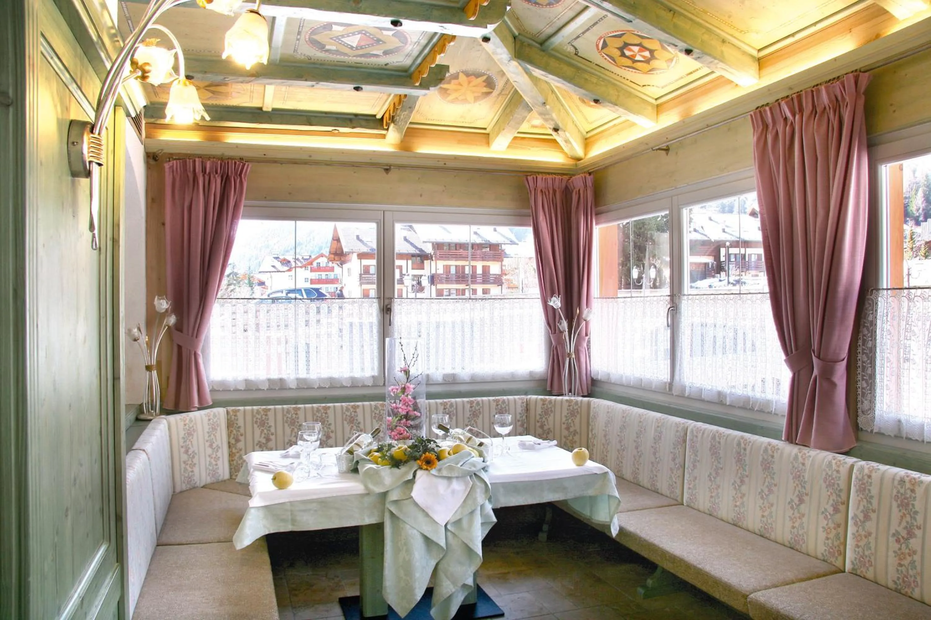 Restaurant/places to eat in Hotel Soreghes Gran Chalet