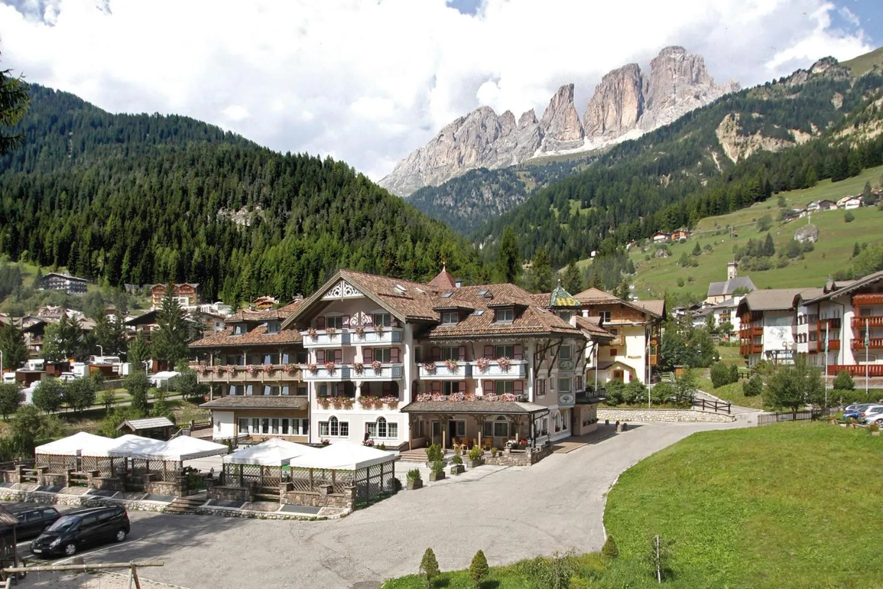 Property building in Hotel Diamant Park