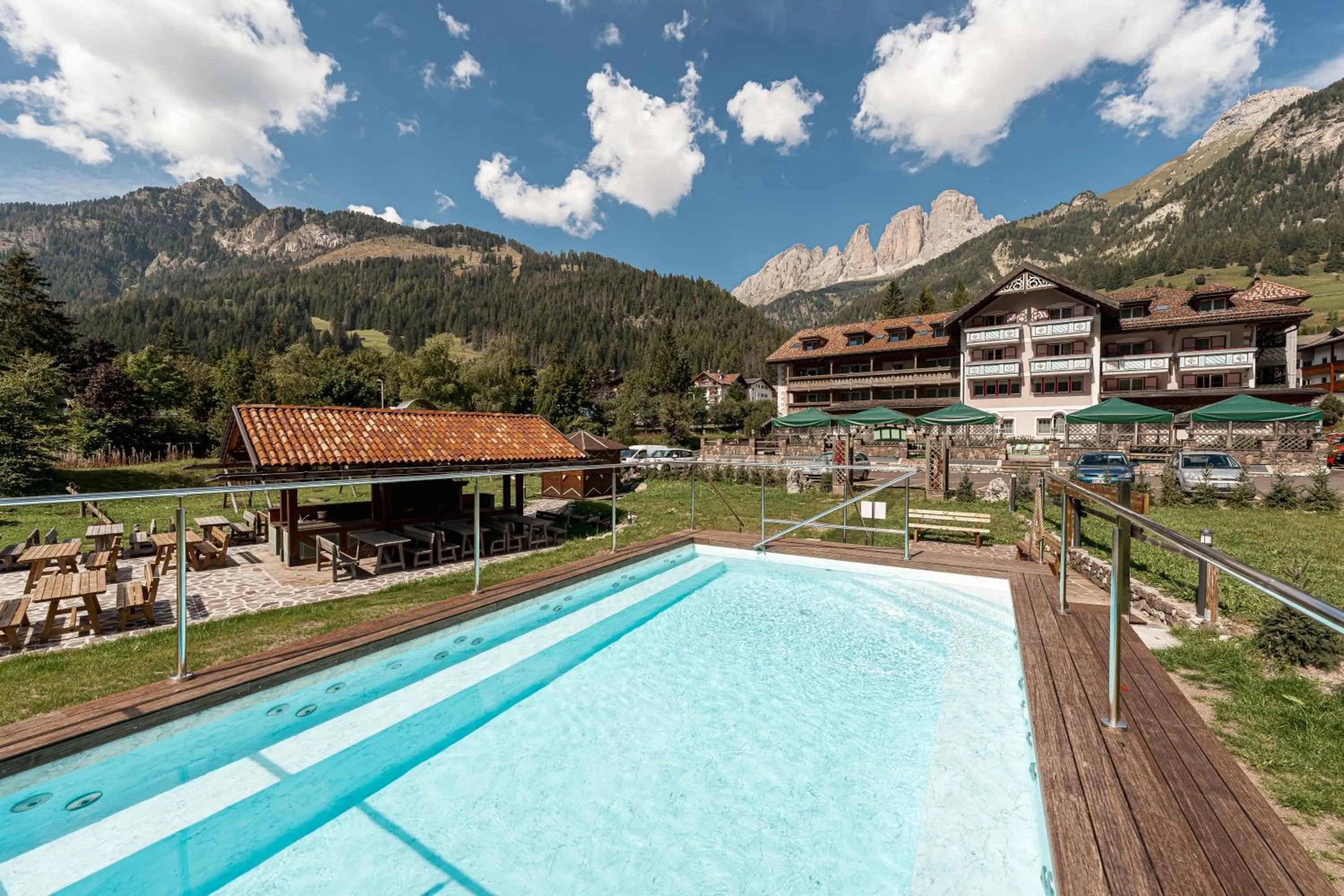Swimming pool in Hotel Diamant Park