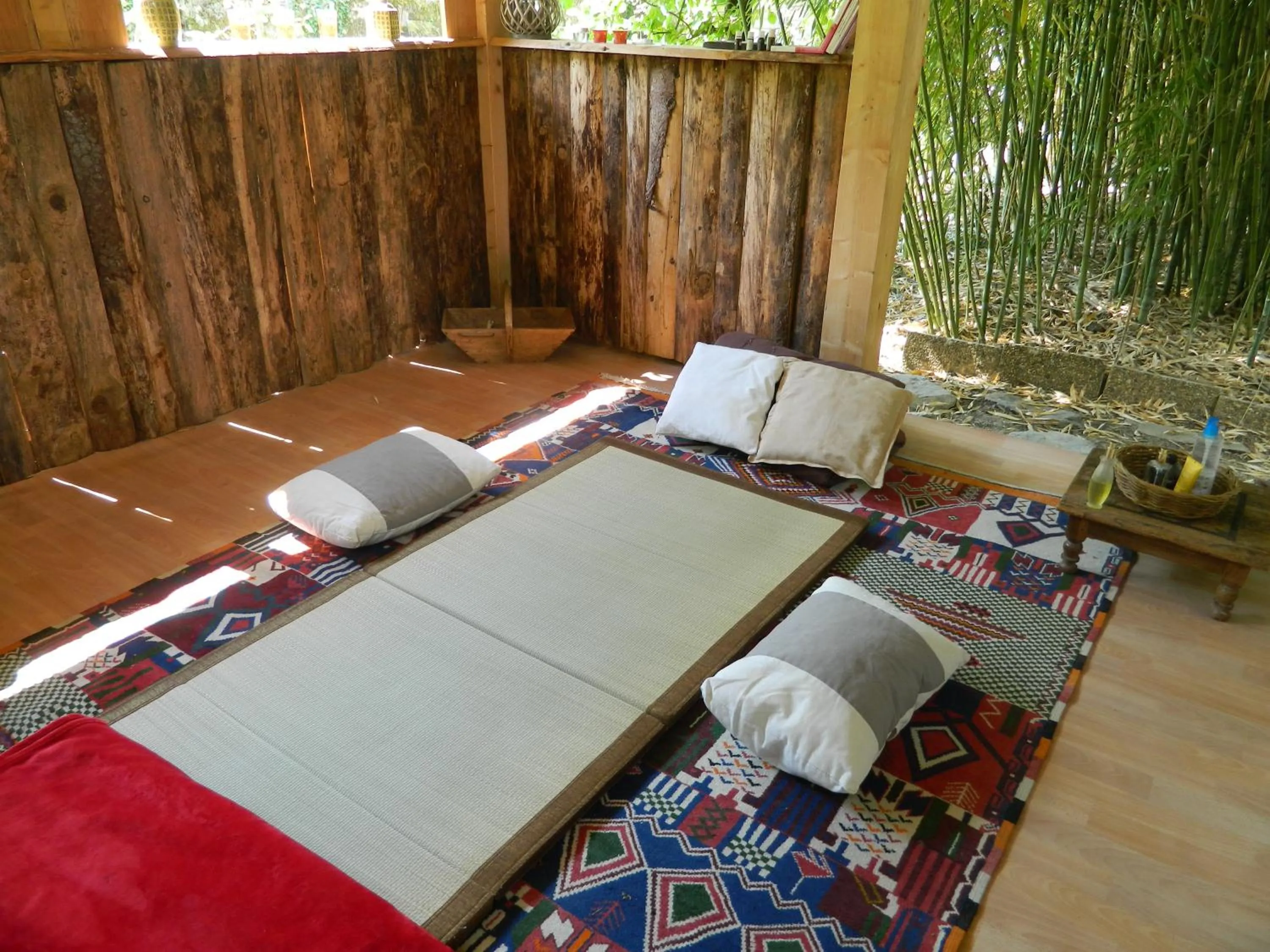 Massage, Bed in Gite de l'école