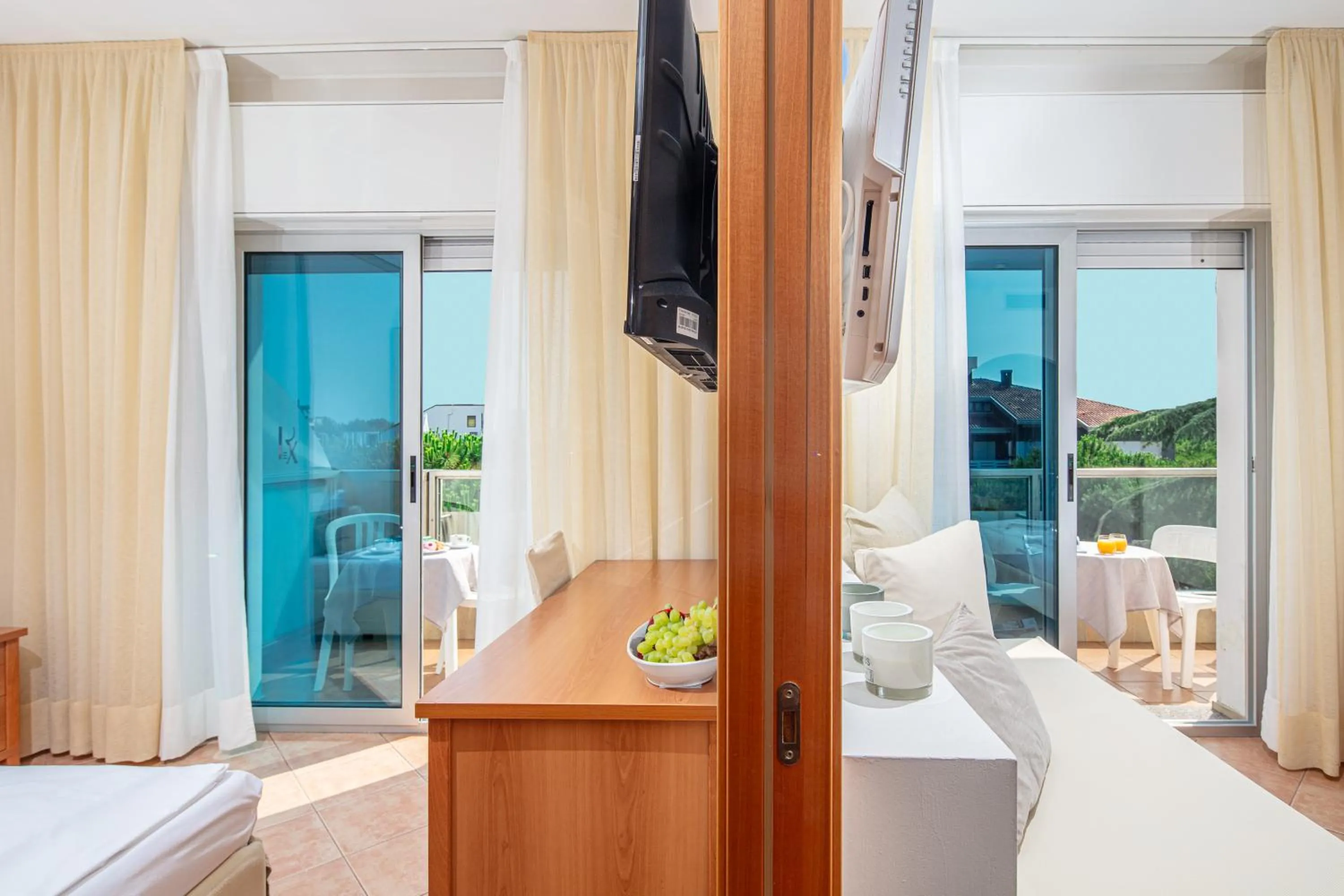 Restaurant/places to eat, Bed in Hotel Rex