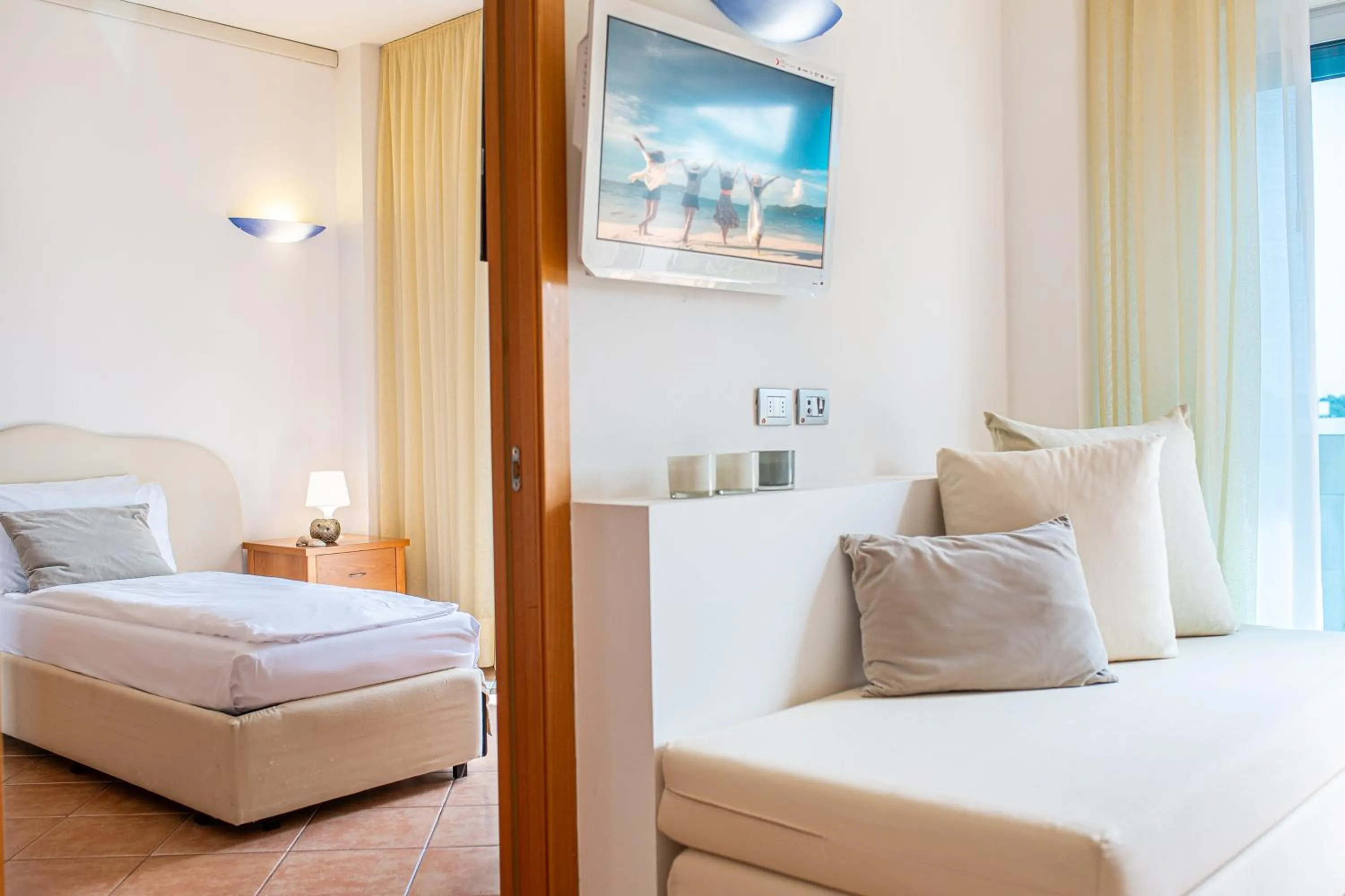 Restaurant/places to eat, Bed in Hotel Rex