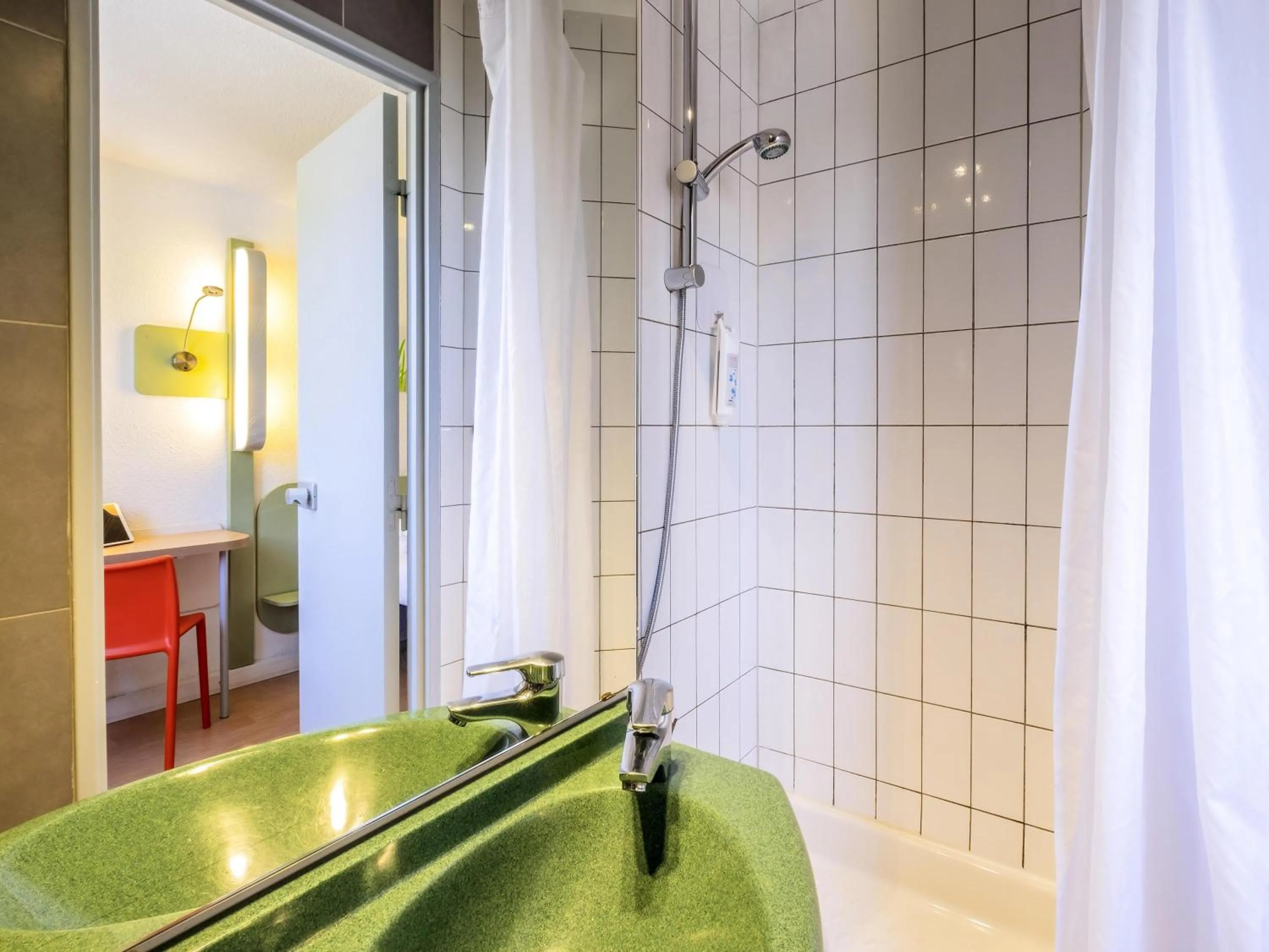 Bedroom in ibis budget Limoges Centre Gare