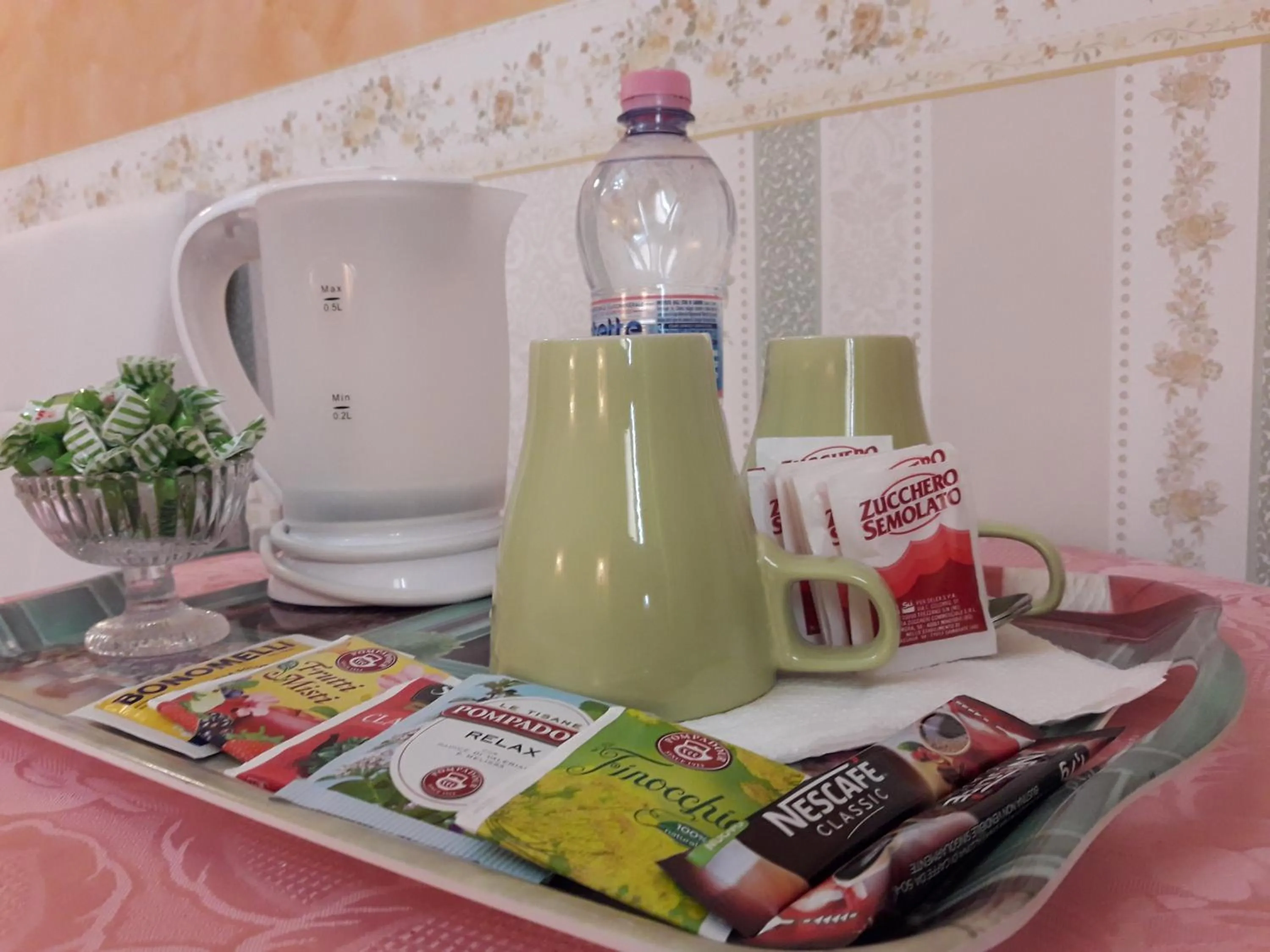 Coffee/tea facilities in Affittacamere Guest House Glatimia