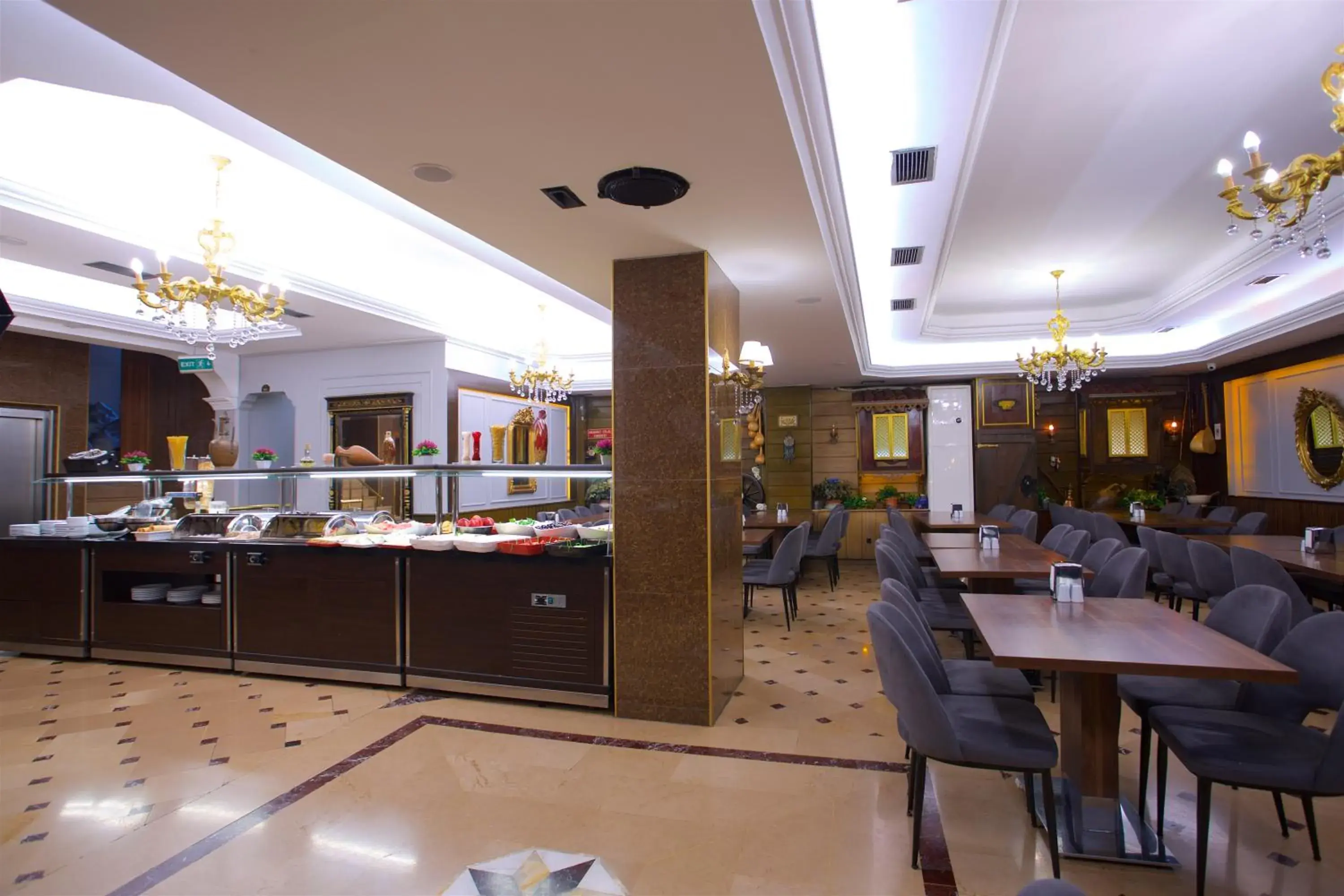 Restaurant/places to eat in Grand Ant Hotel Restaurant/places to eat in Grand Ant Hotel