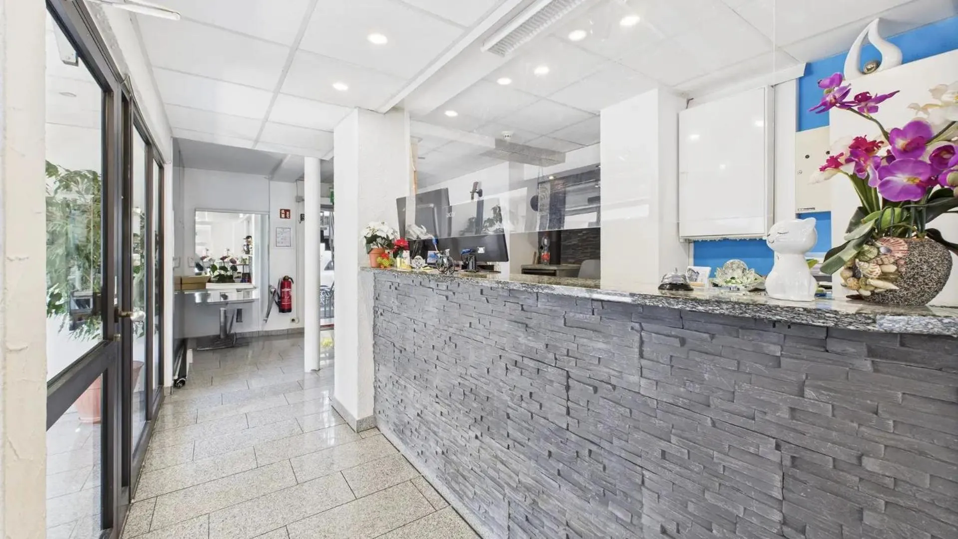 Lobby or reception in City Hotel