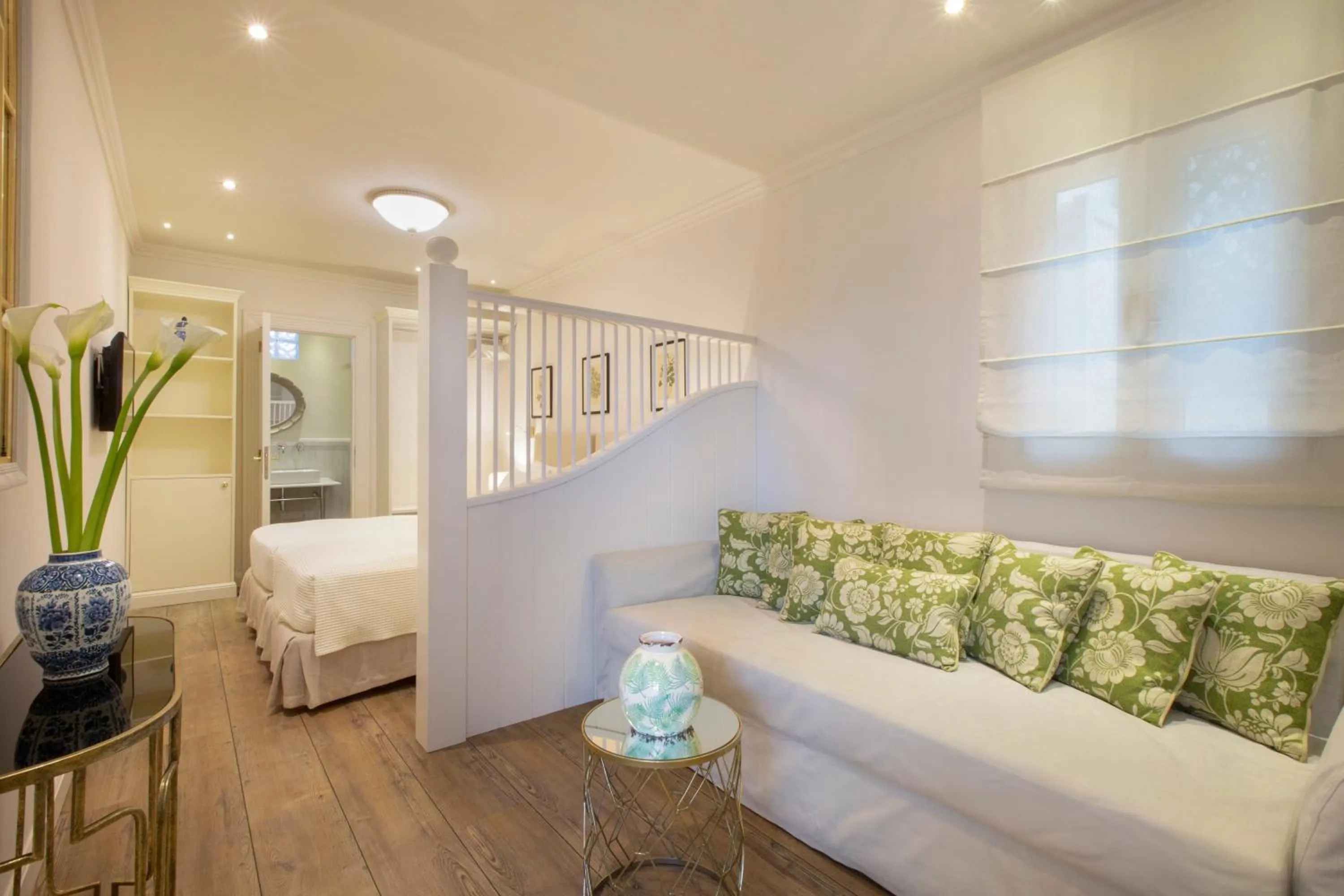 Photo of the whole room, Bed in Despotiko Hotel