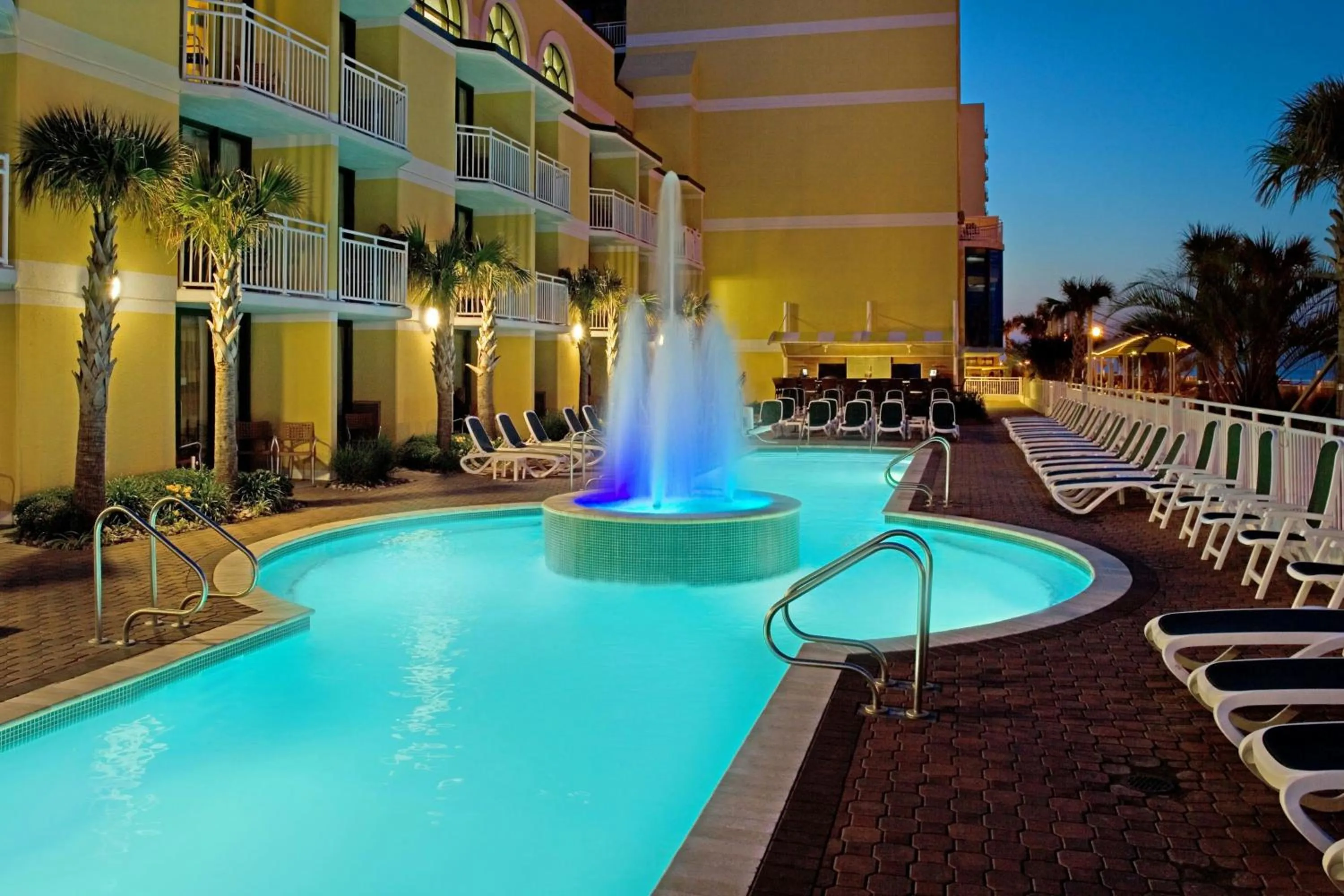 Swimming pool in Sheraton Oceanfront Hotel