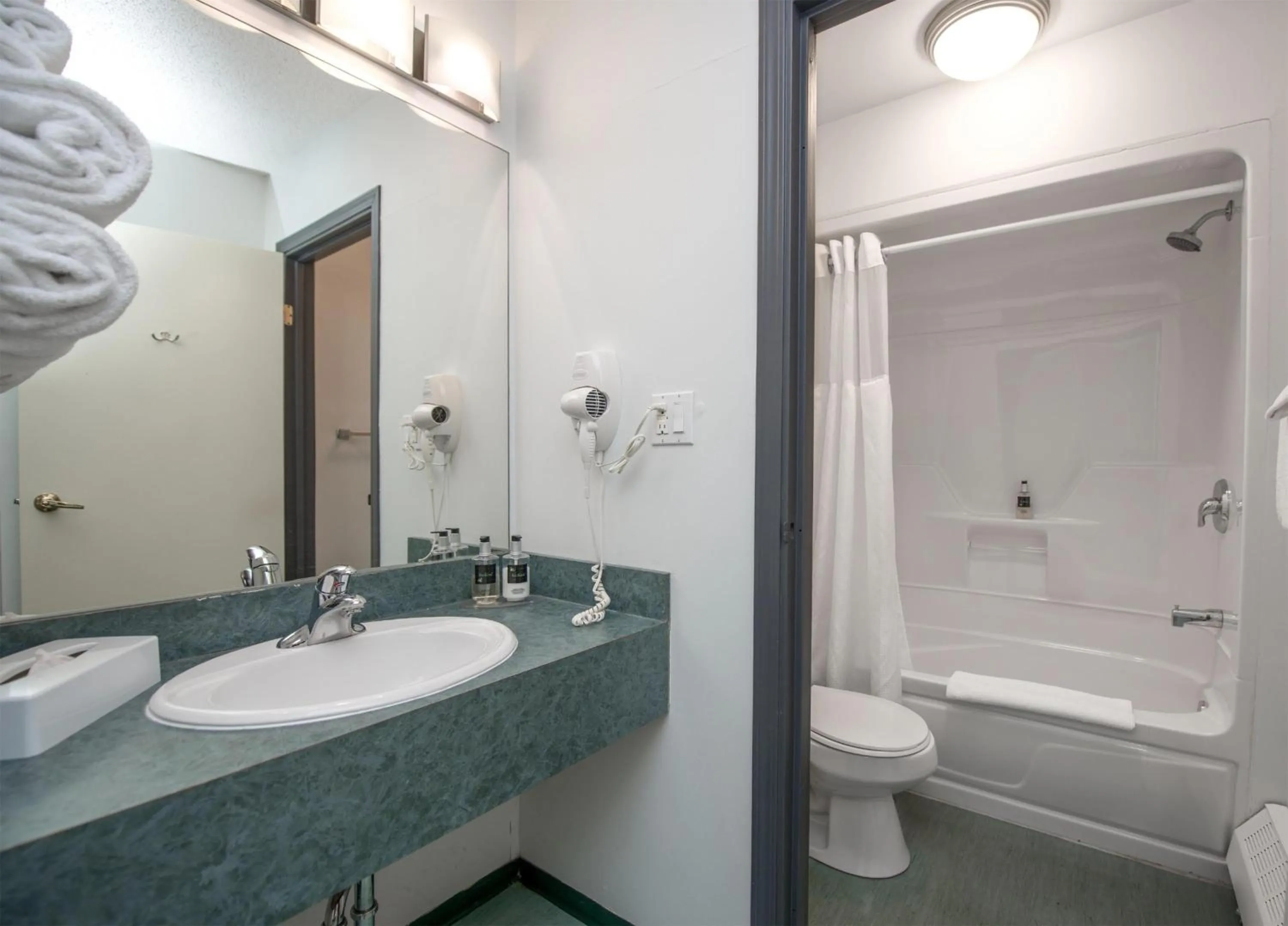 Bathroom in Coast Hinton Hotel