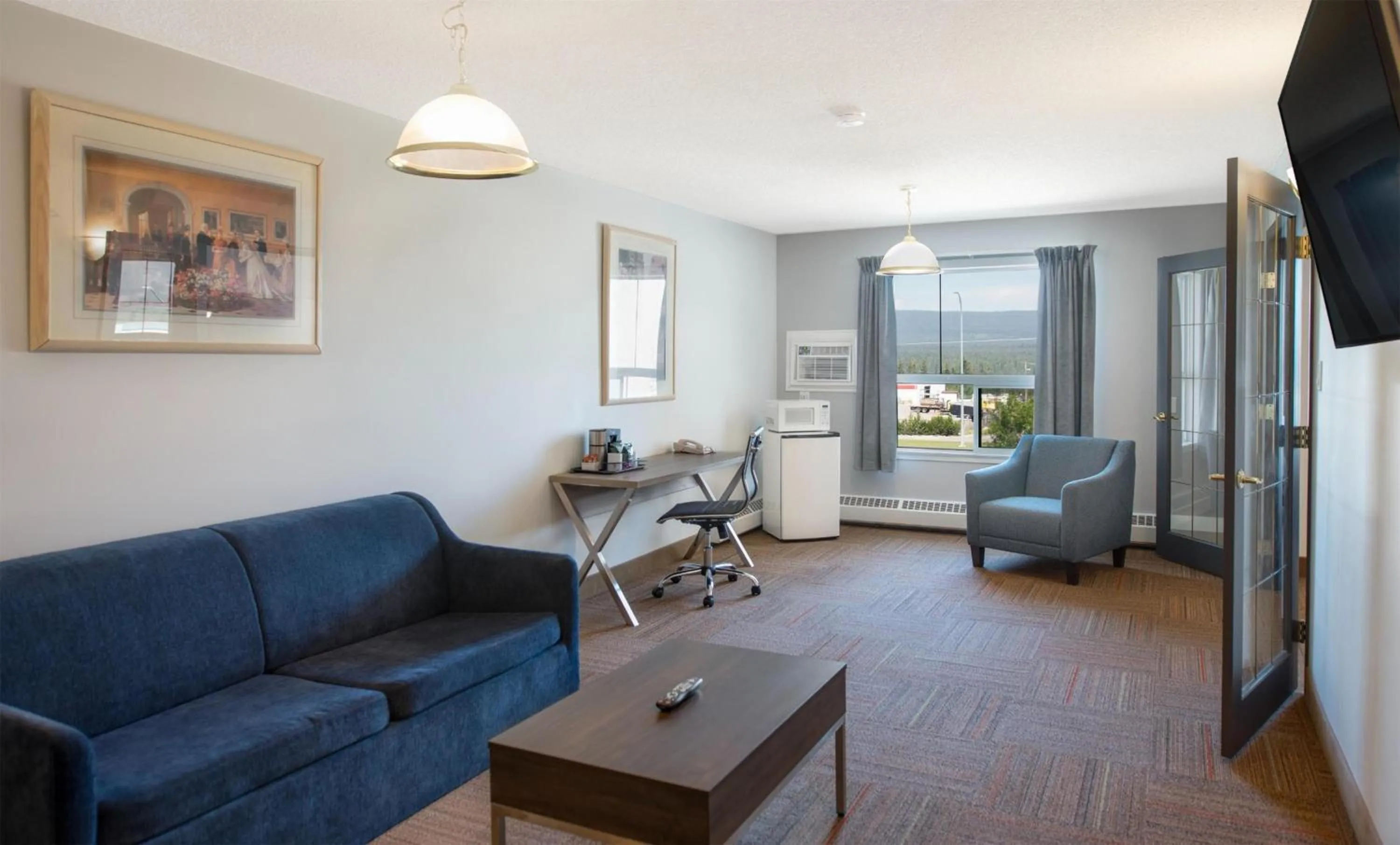 Photo of the whole room in Coast Hinton Hotel