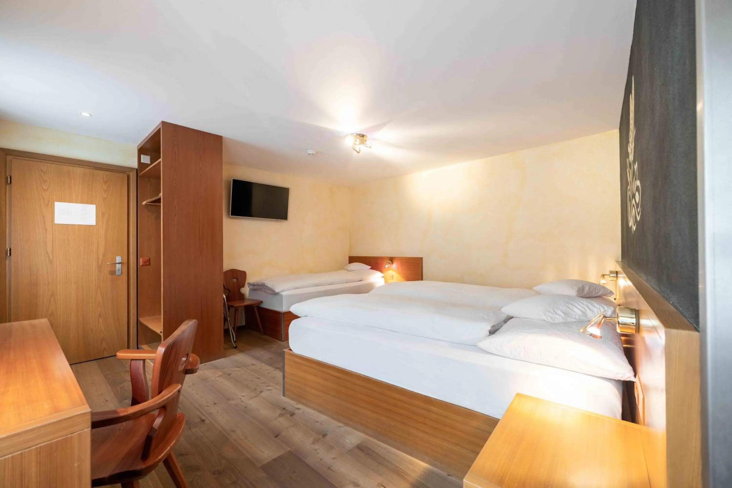 Bedroom, Bed in Hotel & SPA Croce Bianca