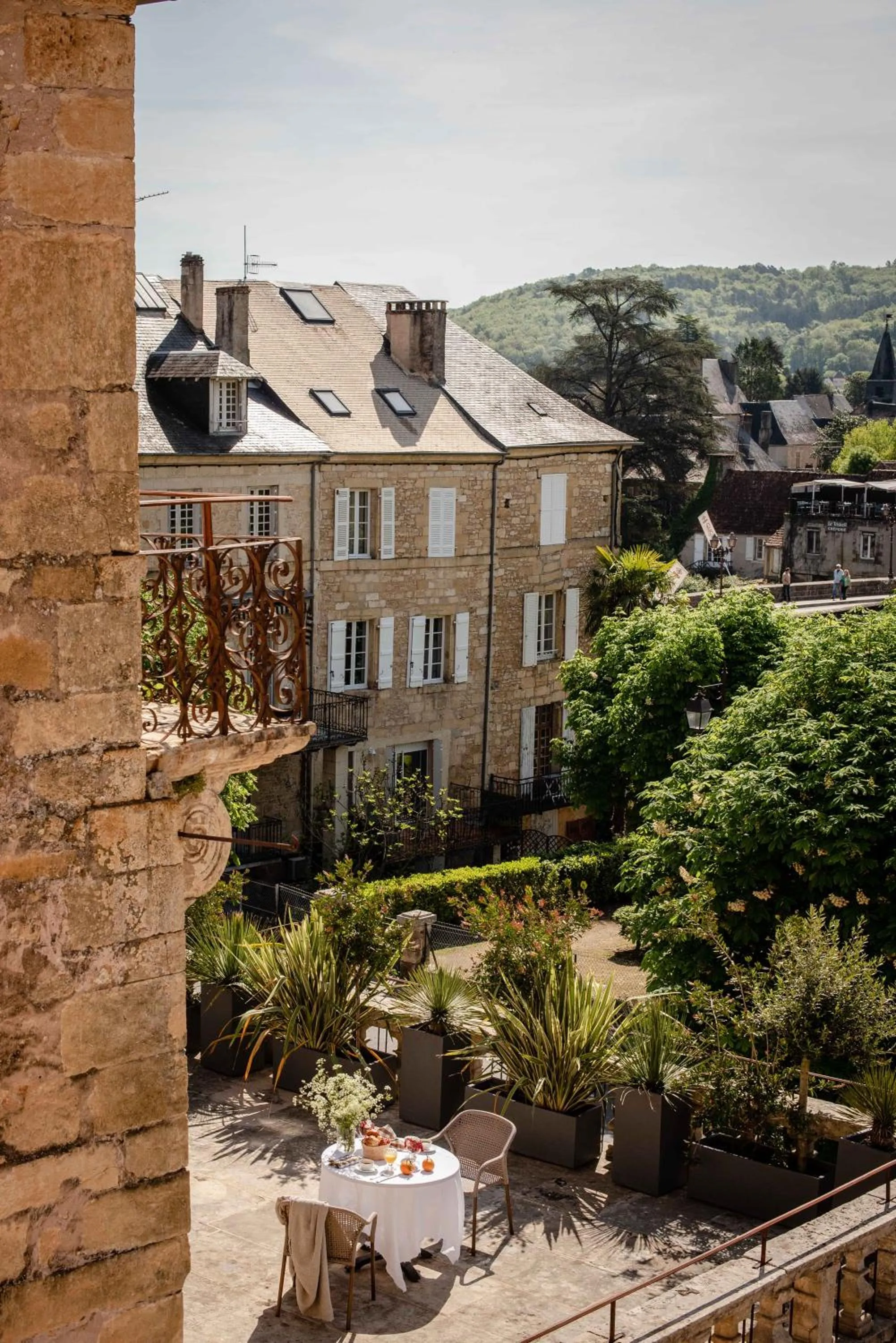 Inner courtyard view in Hôtel de Bouilhac