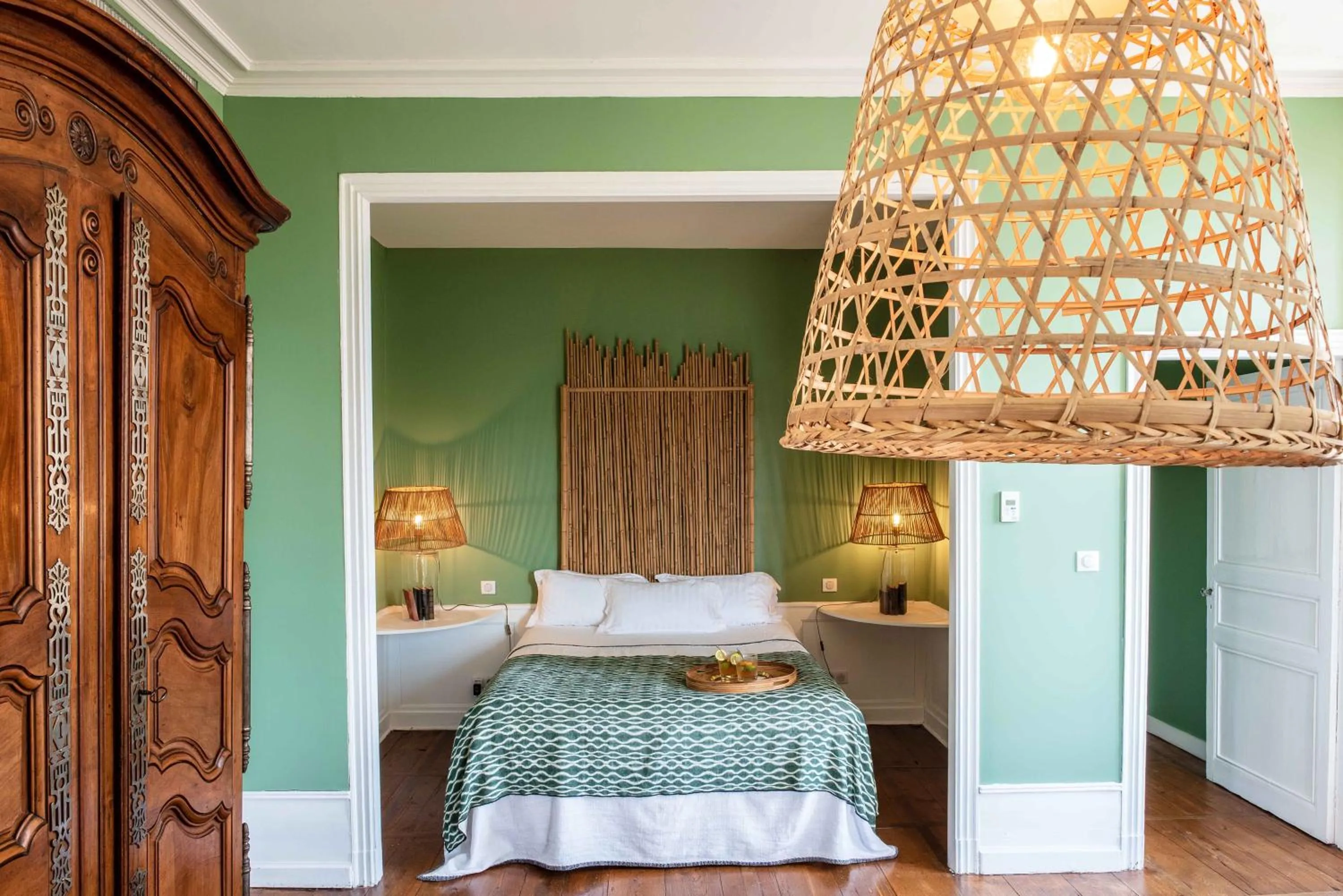 Photo of the whole room, Bed in Hôtel de Bouilhac