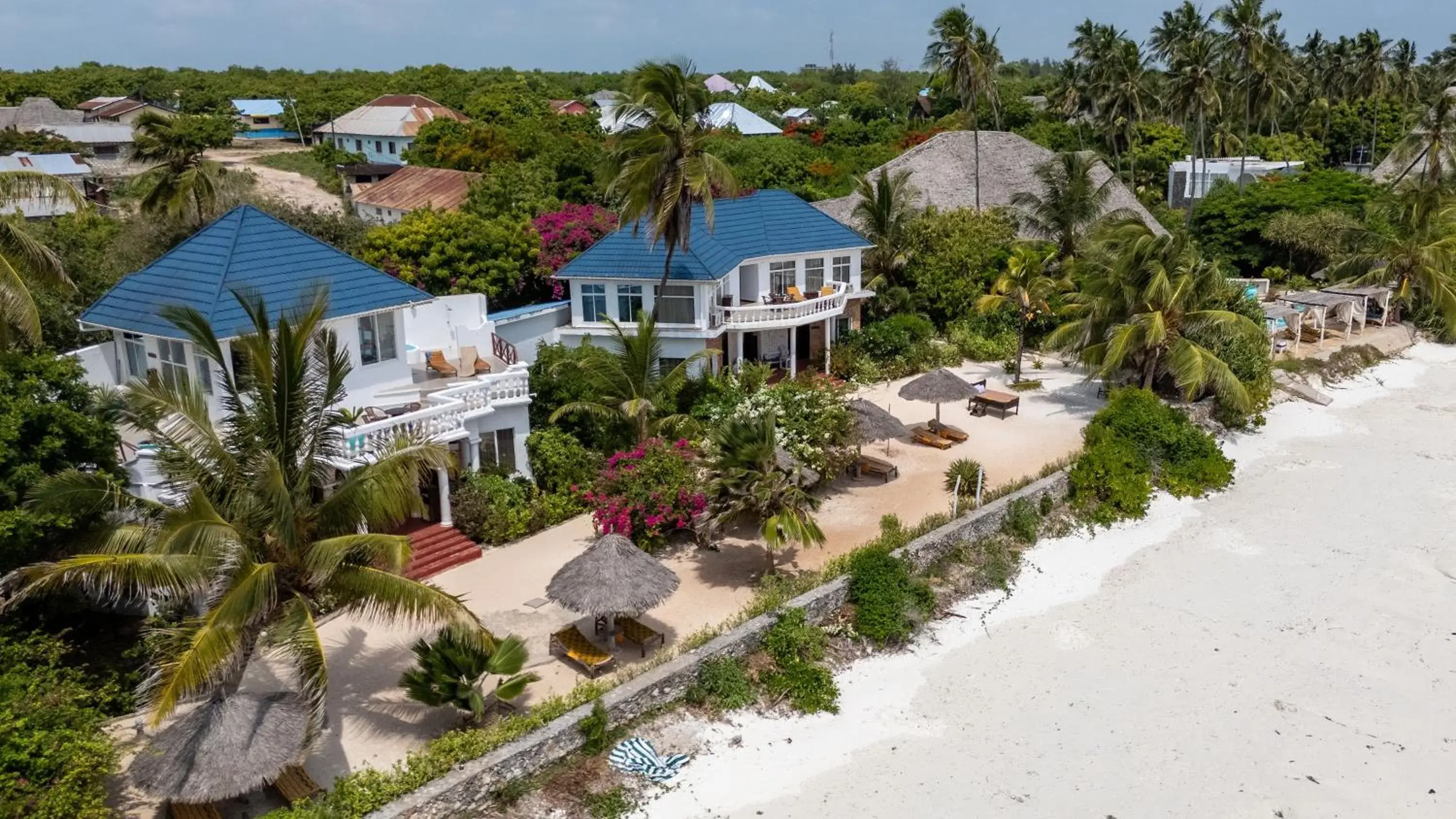 Property building in Jafferji Beach Retreat Property building in Jafferji Beach Retreat