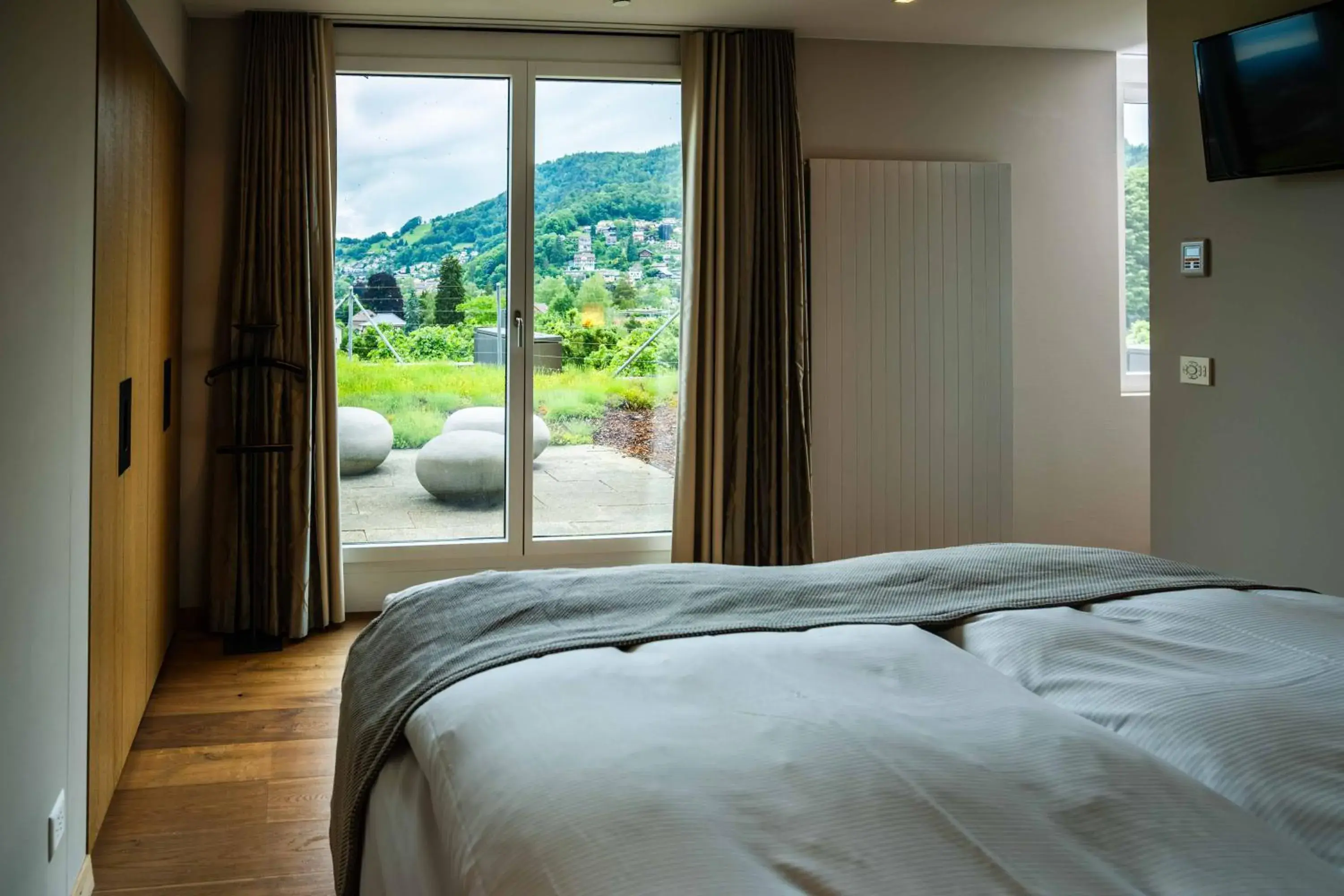 Photo of the whole room, Bed in Hotel Seepark Thun Photo of the whole room, Bed in Hotel Seepark Thun