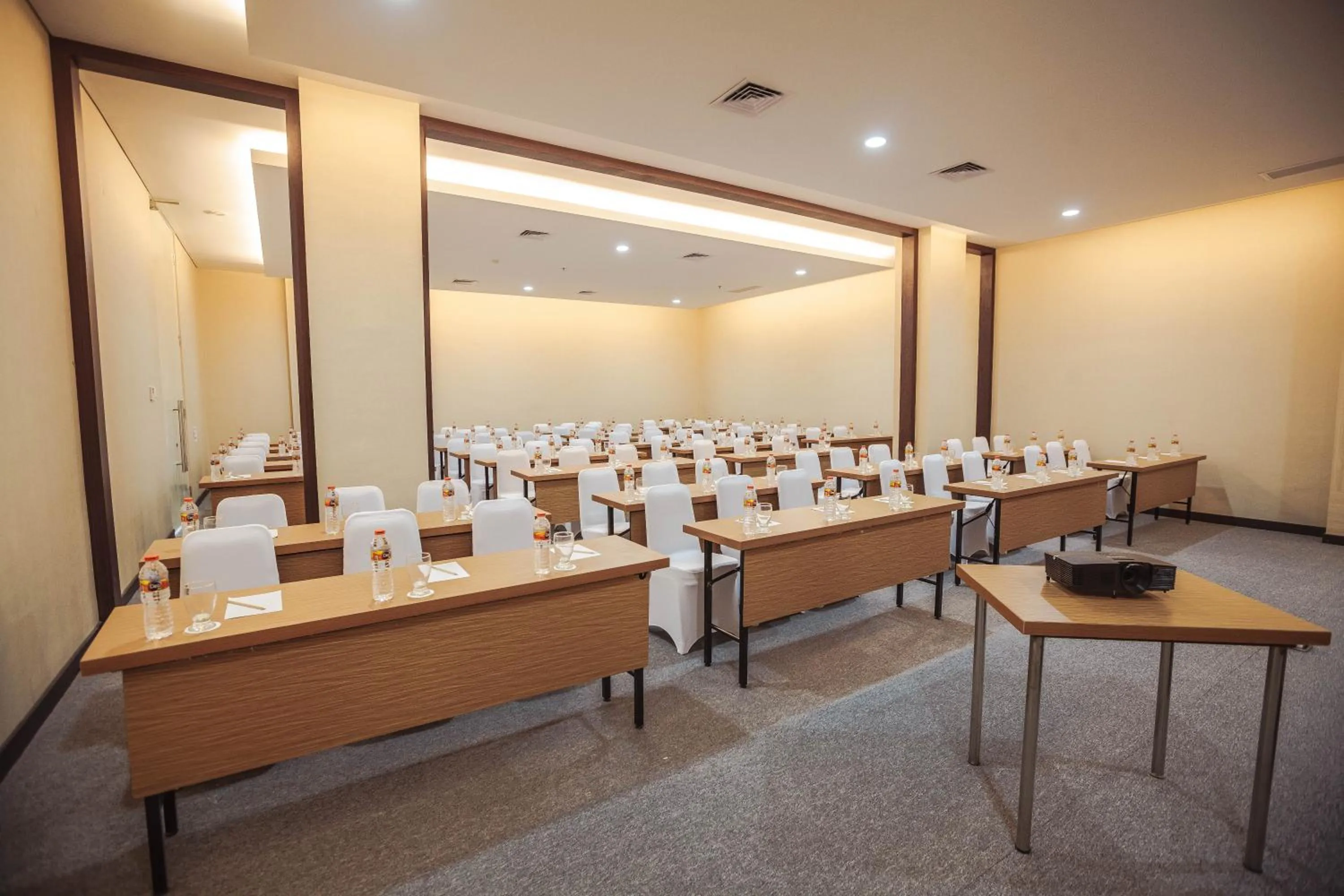 Whiz Prime Hotel Sudirman Makassar