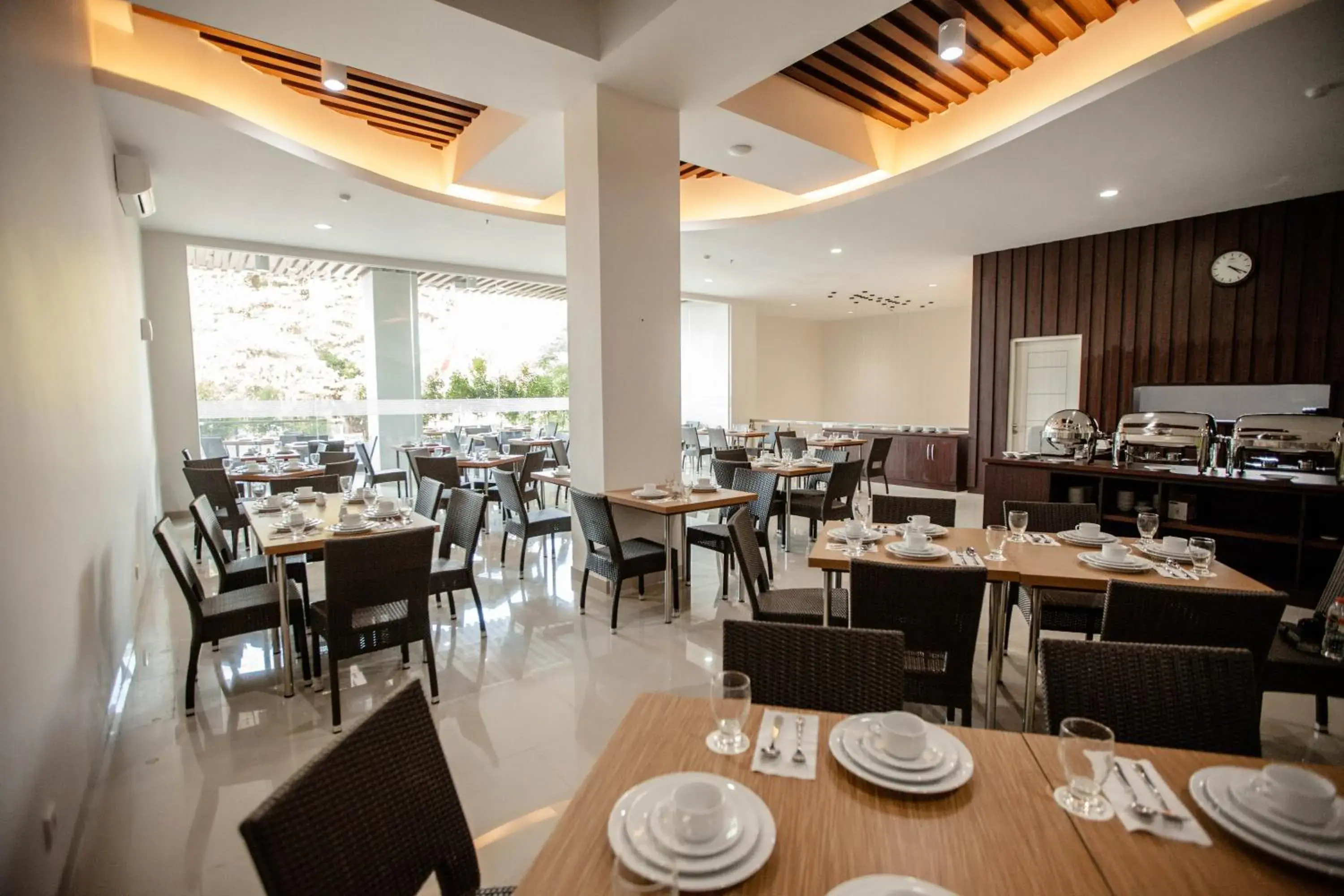 Restaurant/places to eat in Whiz Prime Hotel Sudirman Makassar Restaurant/places to eat in Whiz Prime Hotel Sudirman Makassar