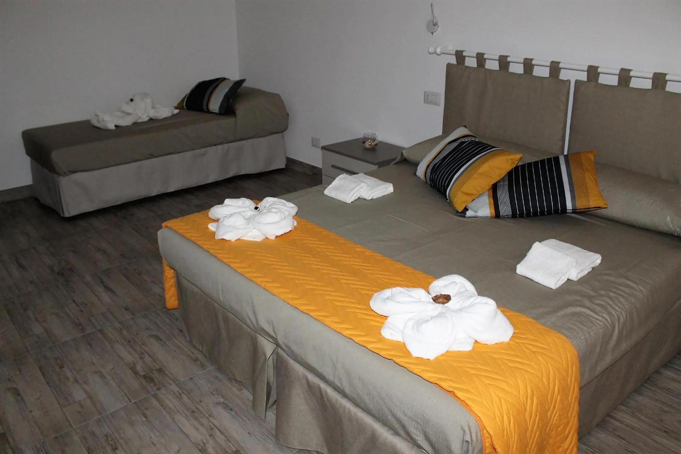 Photo of the whole room in Oltre la Costa