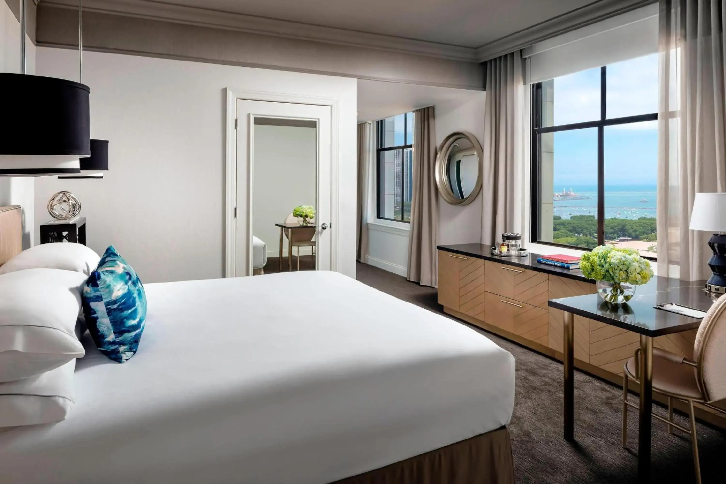 Photo of the whole room, Bed in The Blackstone, Autograph Collection Photo of the whole room, Bed in The Blackstone, Autograph Collection