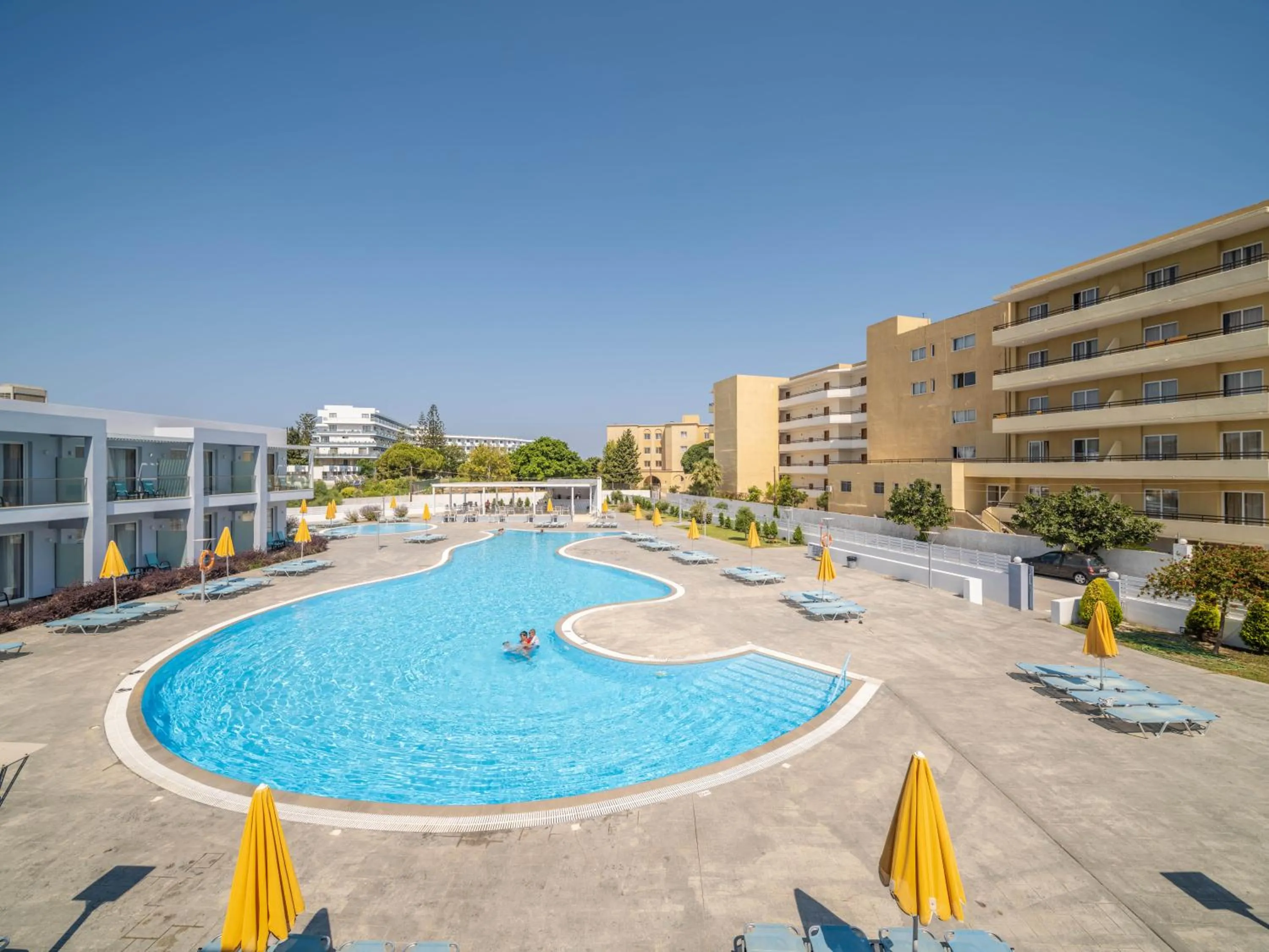 Property building in Sunshine Rhodes