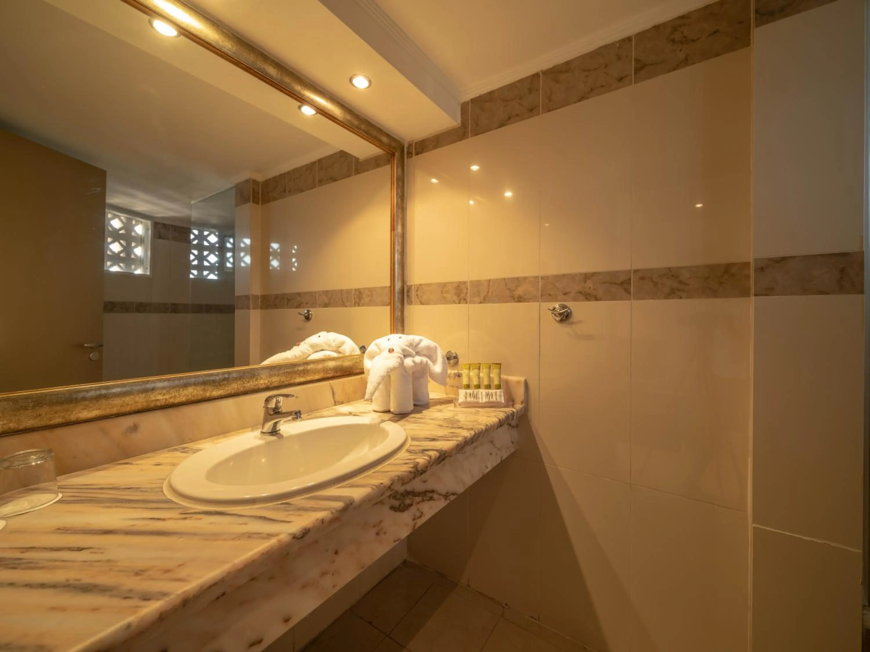 Bathroom in Sunshine Rhodes