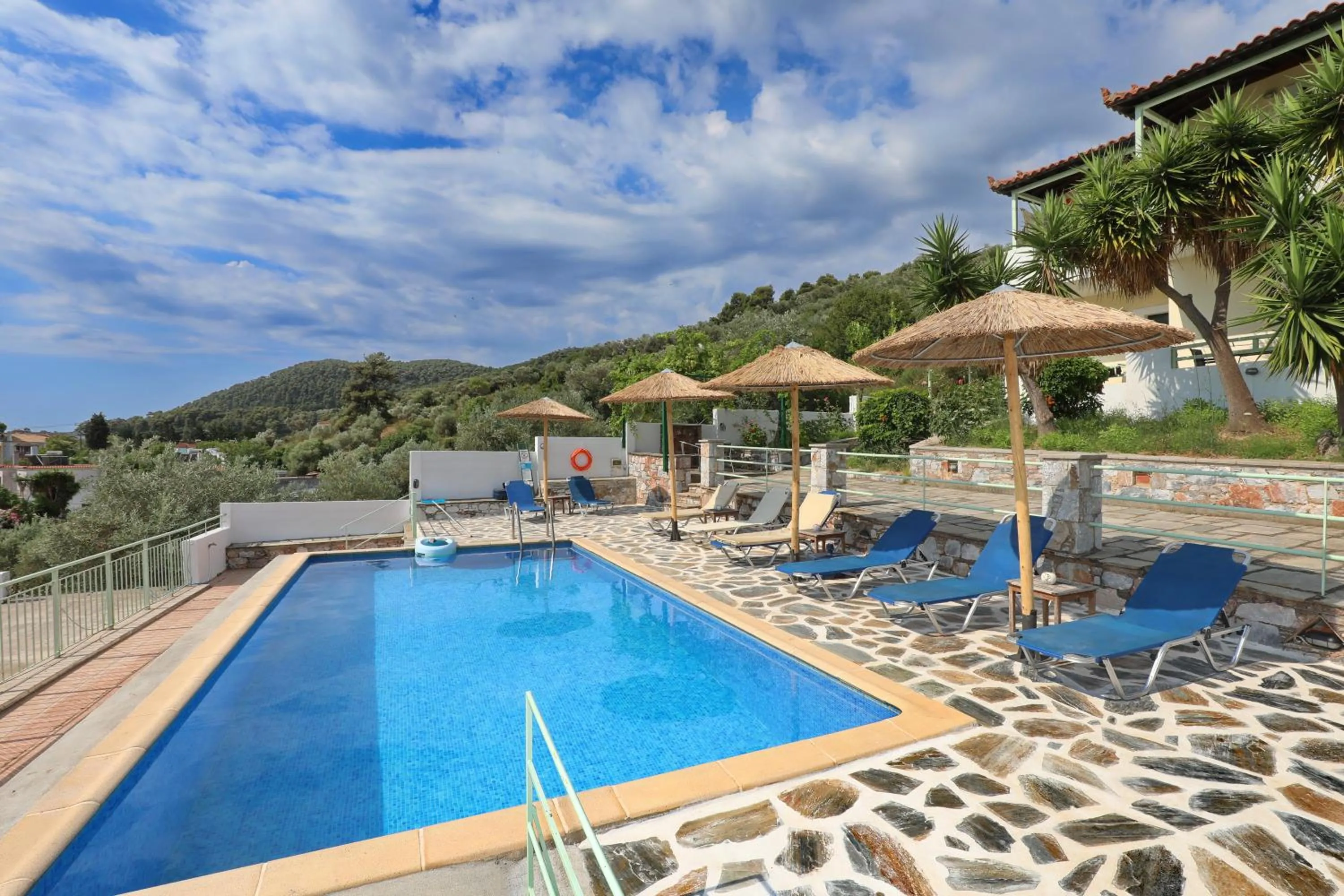 Pool view in Liofoto
