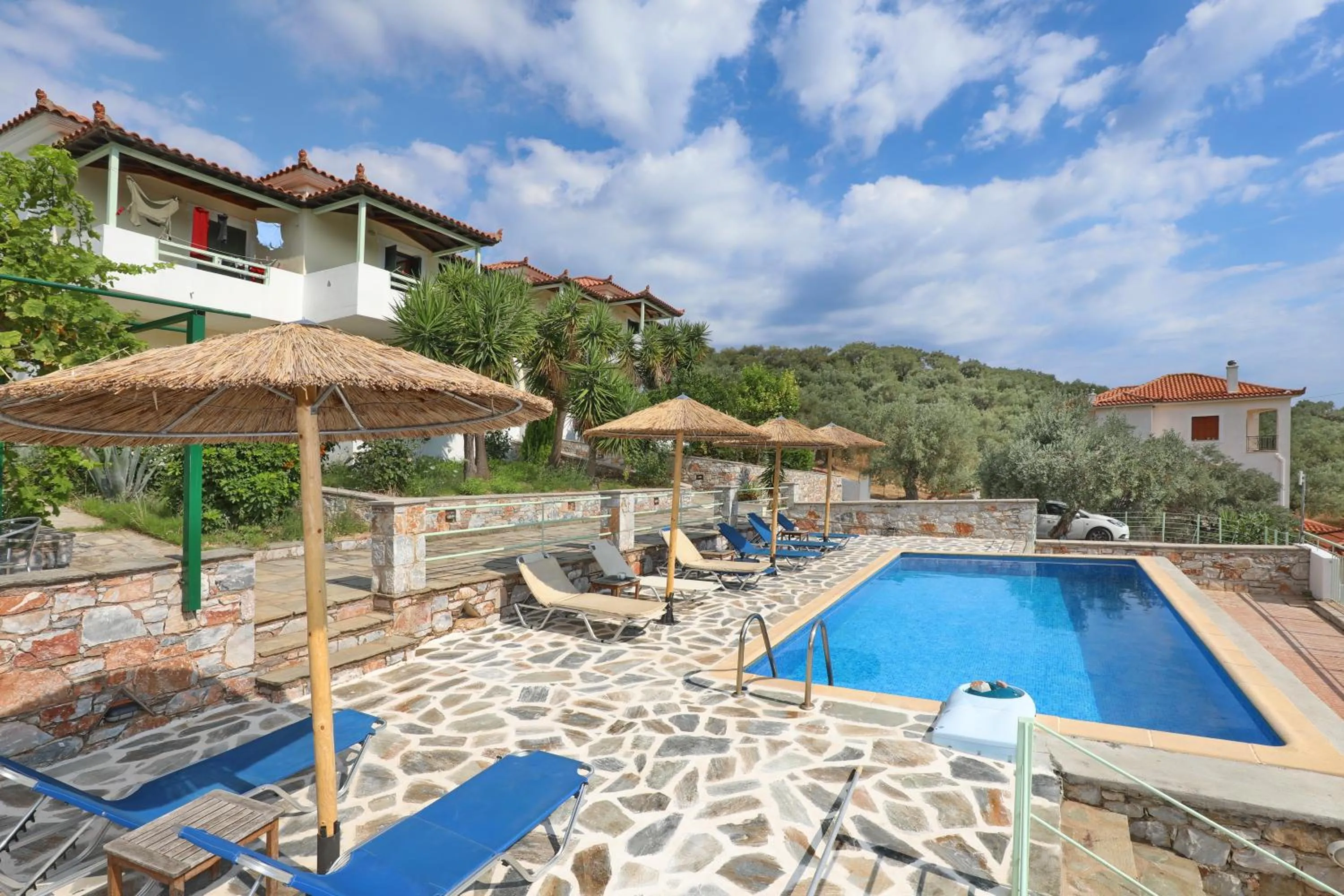 Pool view in Liofoto